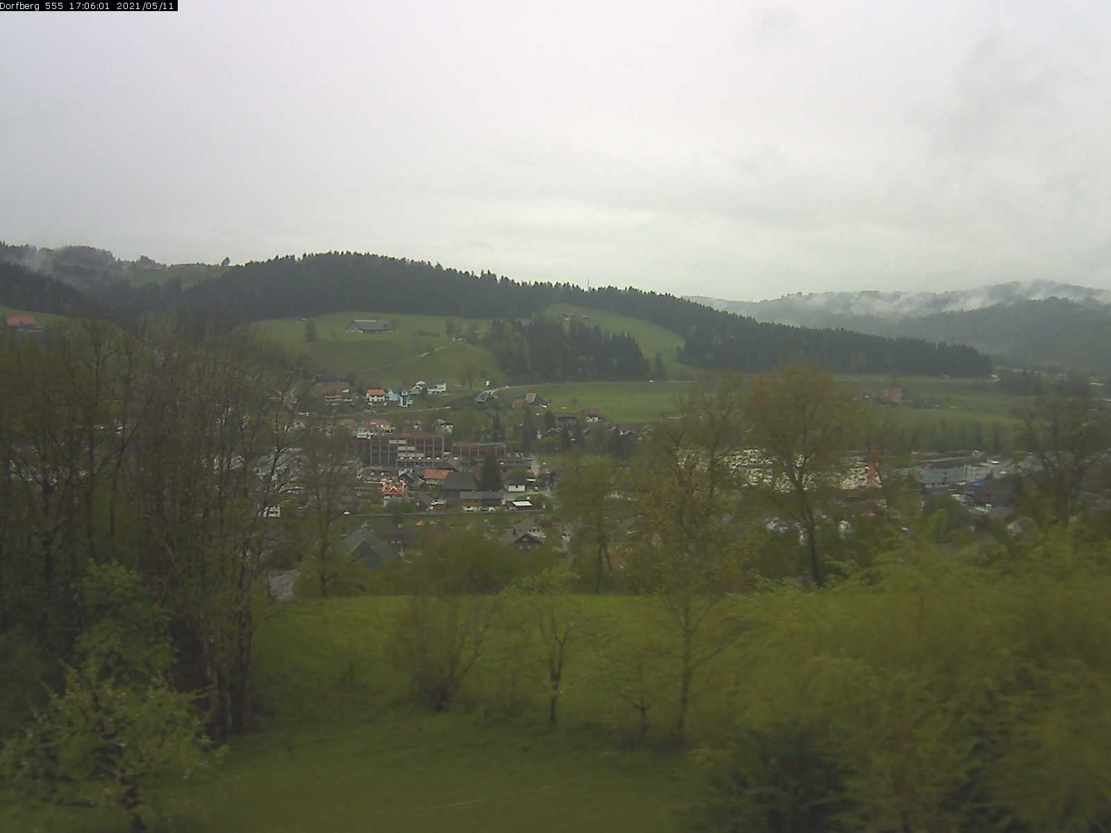 Webcam-Bild: Aussicht vom Dorfberg in Langnau 20210511-170601