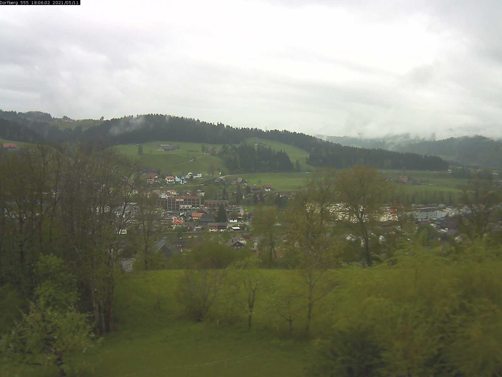 Webcam-Bild: Aussicht vom Dorfberg in Langnau 20210511-180601