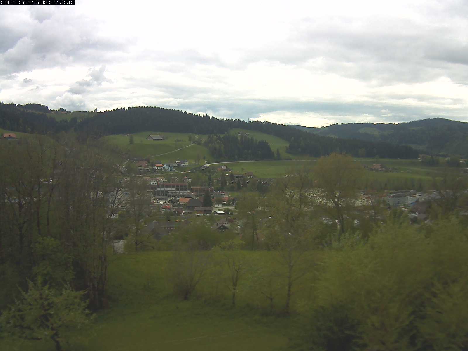 Webcam-Bild: Aussicht vom Dorfberg in Langnau 20210512-160601
