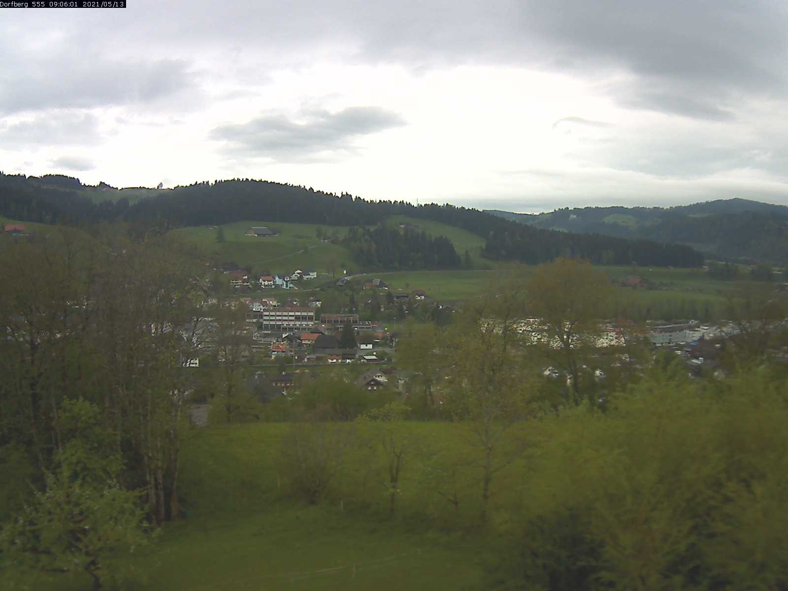 Webcam-Bild: Aussicht vom Dorfberg in Langnau 20210513-090601