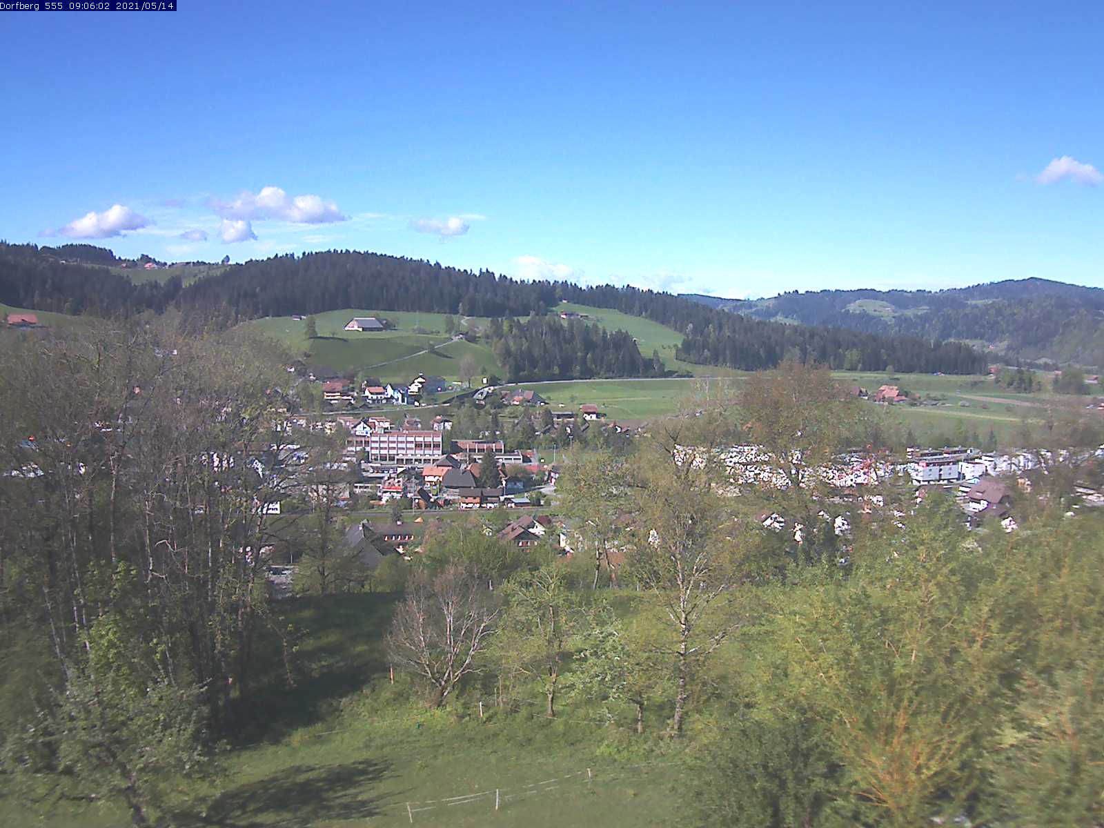 Webcam-Bild: Aussicht vom Dorfberg in Langnau 20210514-090601