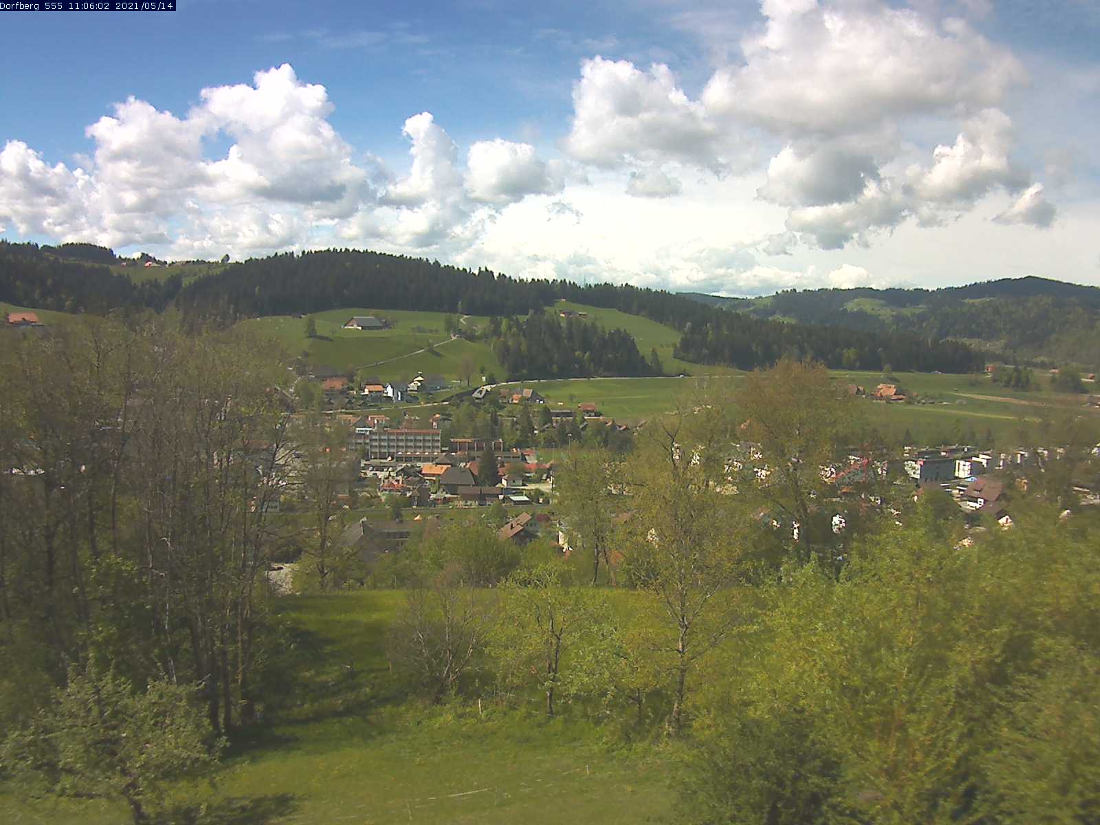Webcam-Bild: Aussicht vom Dorfberg in Langnau 20210514-110601
