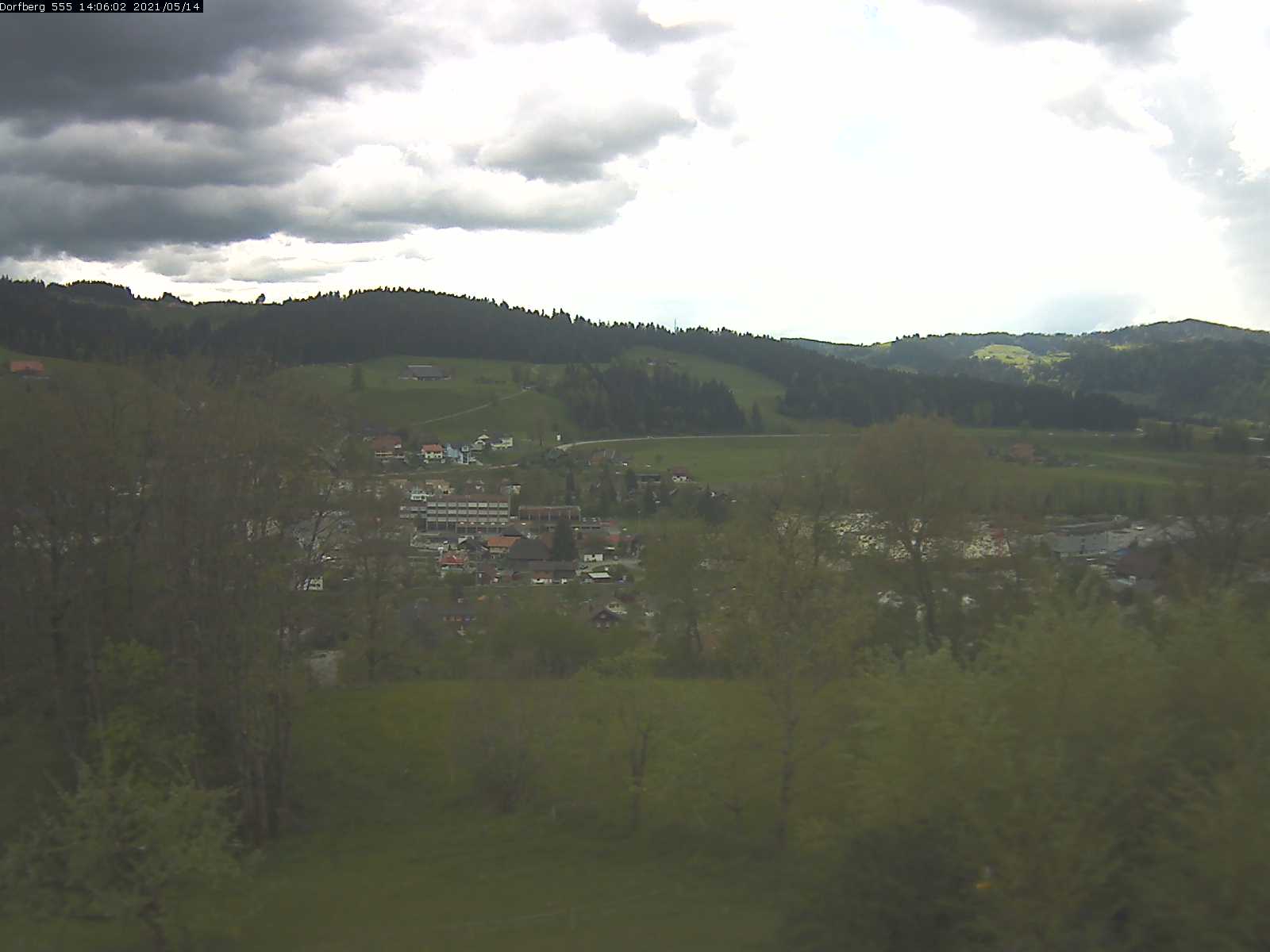 Webcam-Bild: Aussicht vom Dorfberg in Langnau 20210514-140601