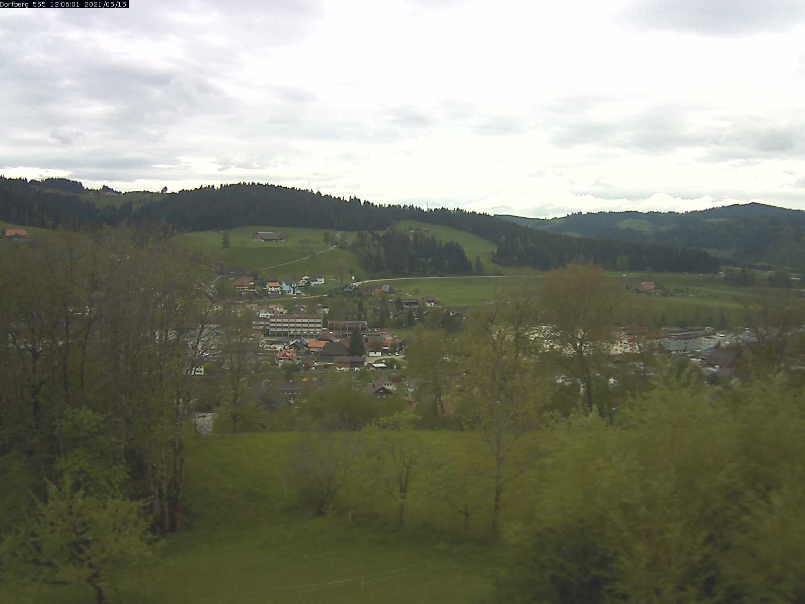 Webcam-Bild: Aussicht vom Dorfberg in Langnau 20210515-120601