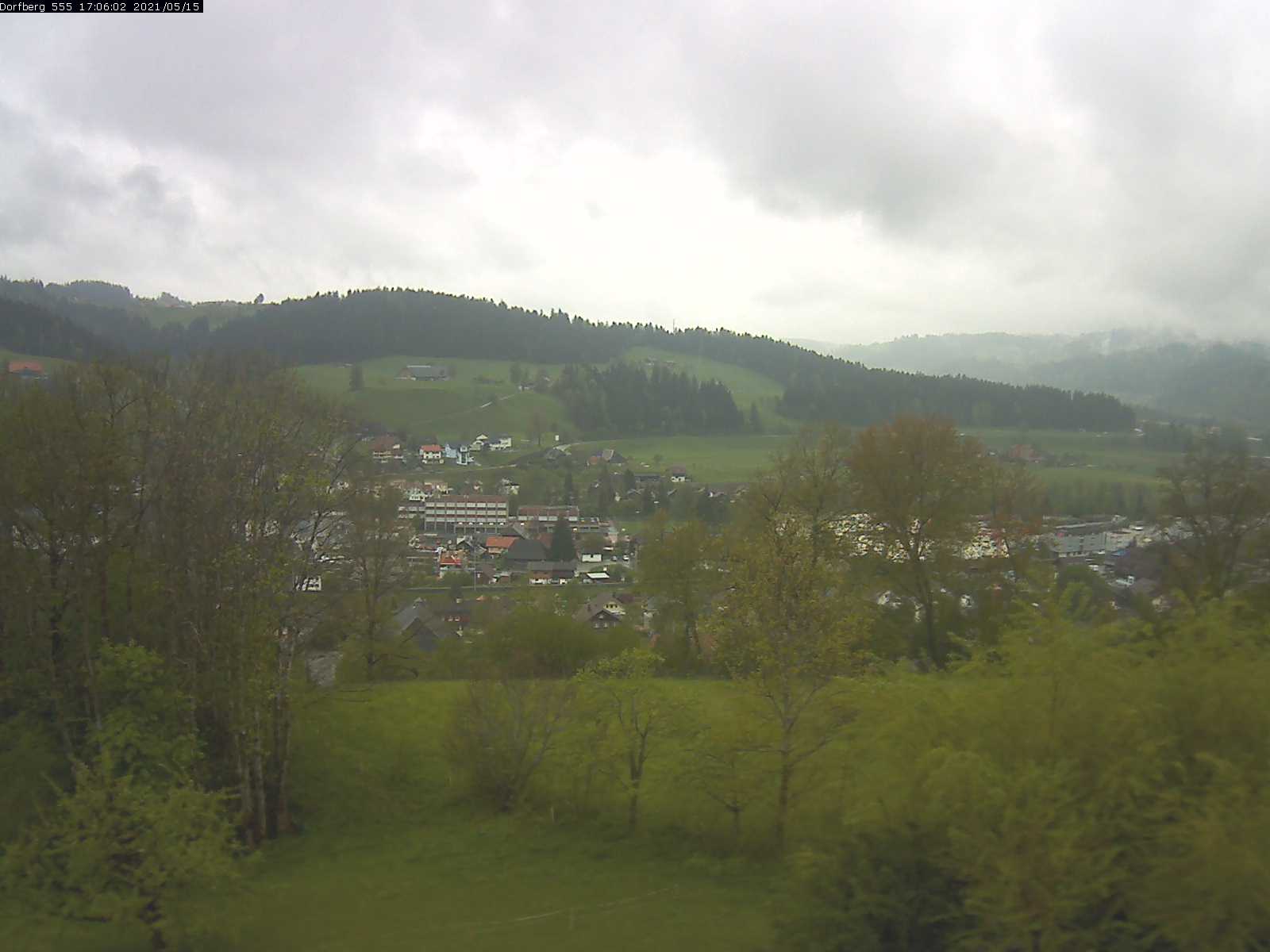 Webcam-Bild: Aussicht vom Dorfberg in Langnau 20210515-170601