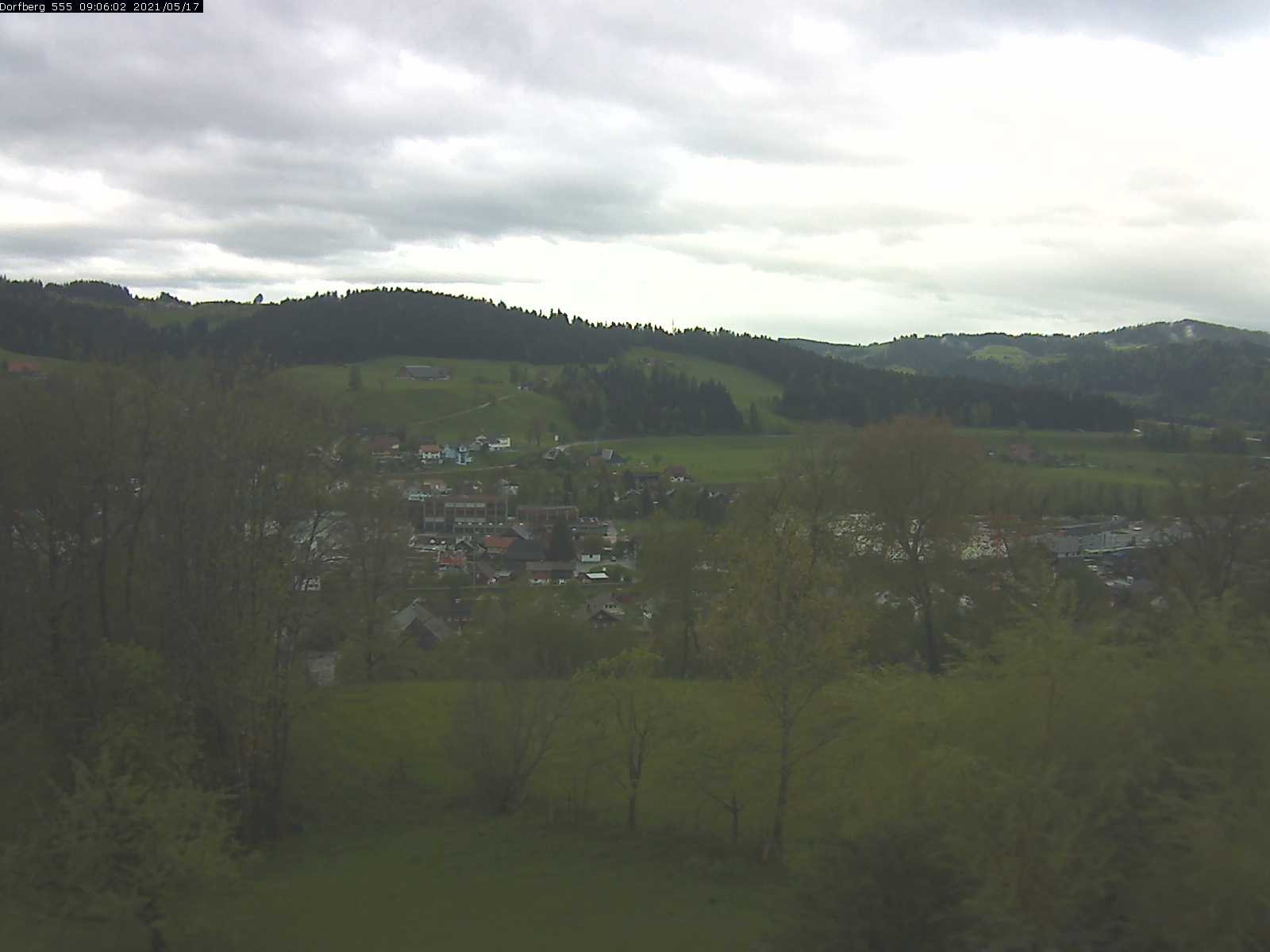 Webcam-Bild: Aussicht vom Dorfberg in Langnau 20210517-090601