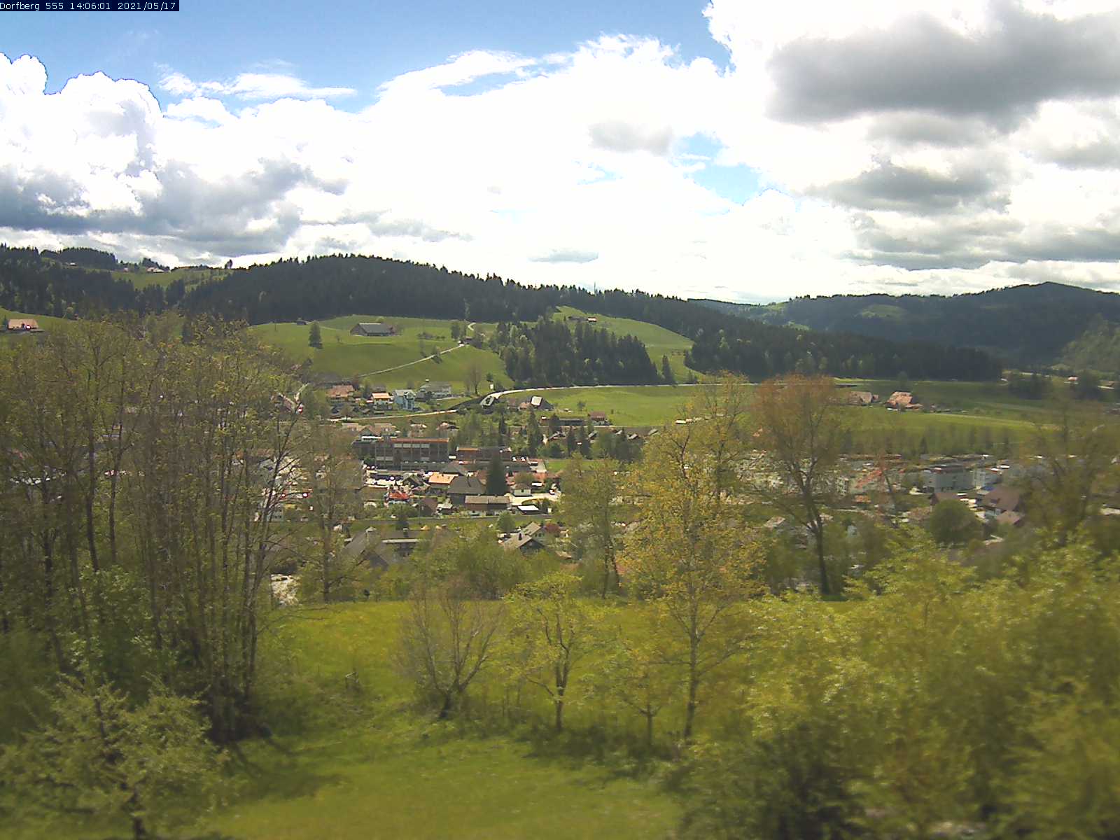 Webcam-Bild: Aussicht vom Dorfberg in Langnau 20210517-140601