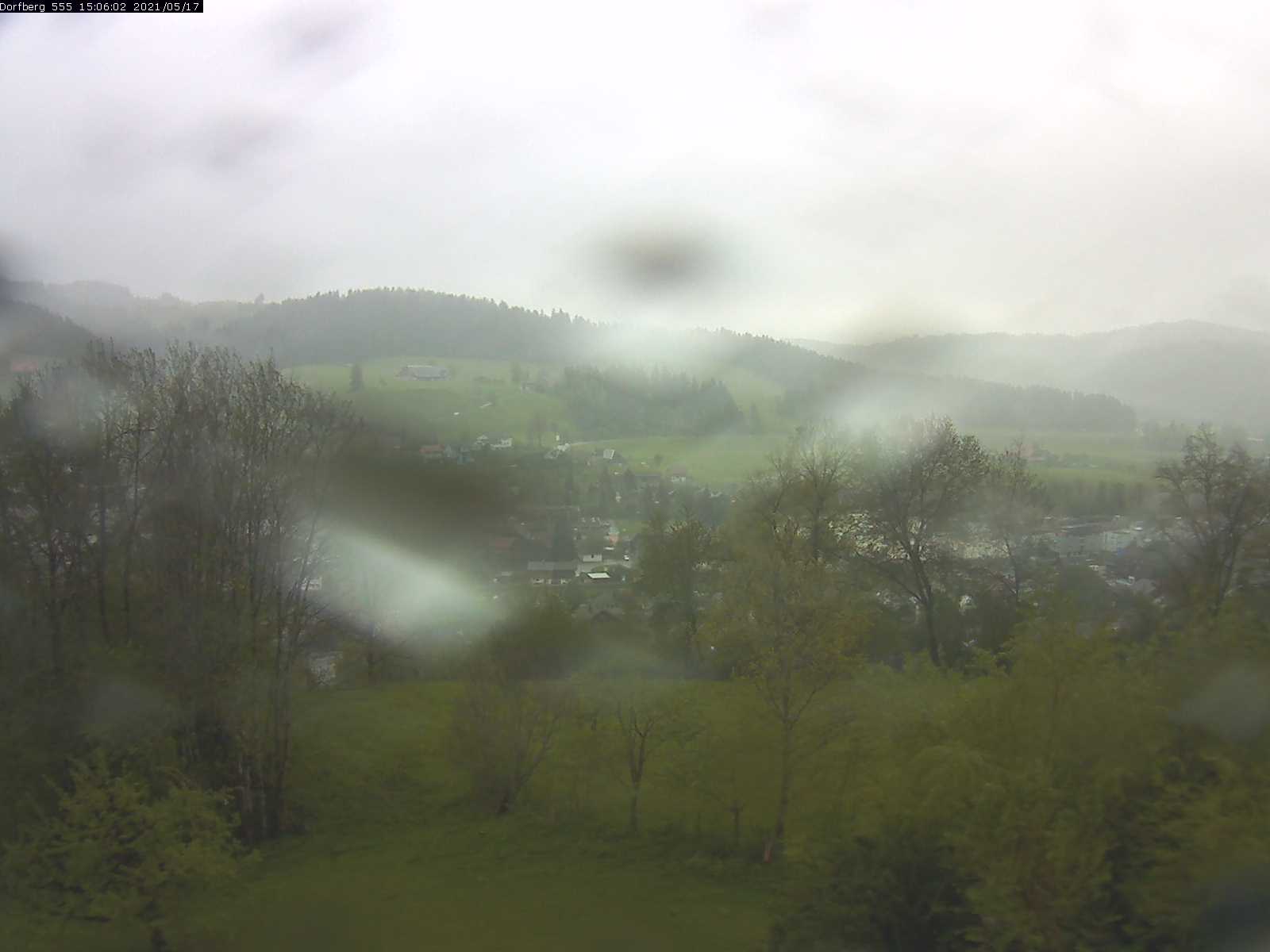 Webcam-Bild: Aussicht vom Dorfberg in Langnau 20210517-150601