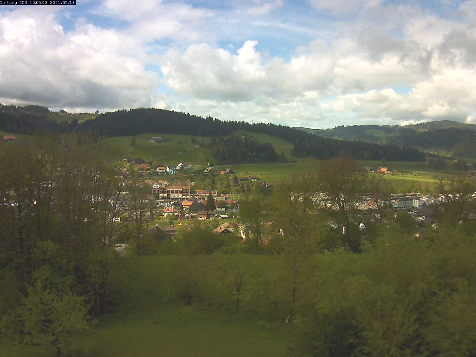 Webcam-Bild: Aussicht vom Dorfberg in Langnau 20210518-100601