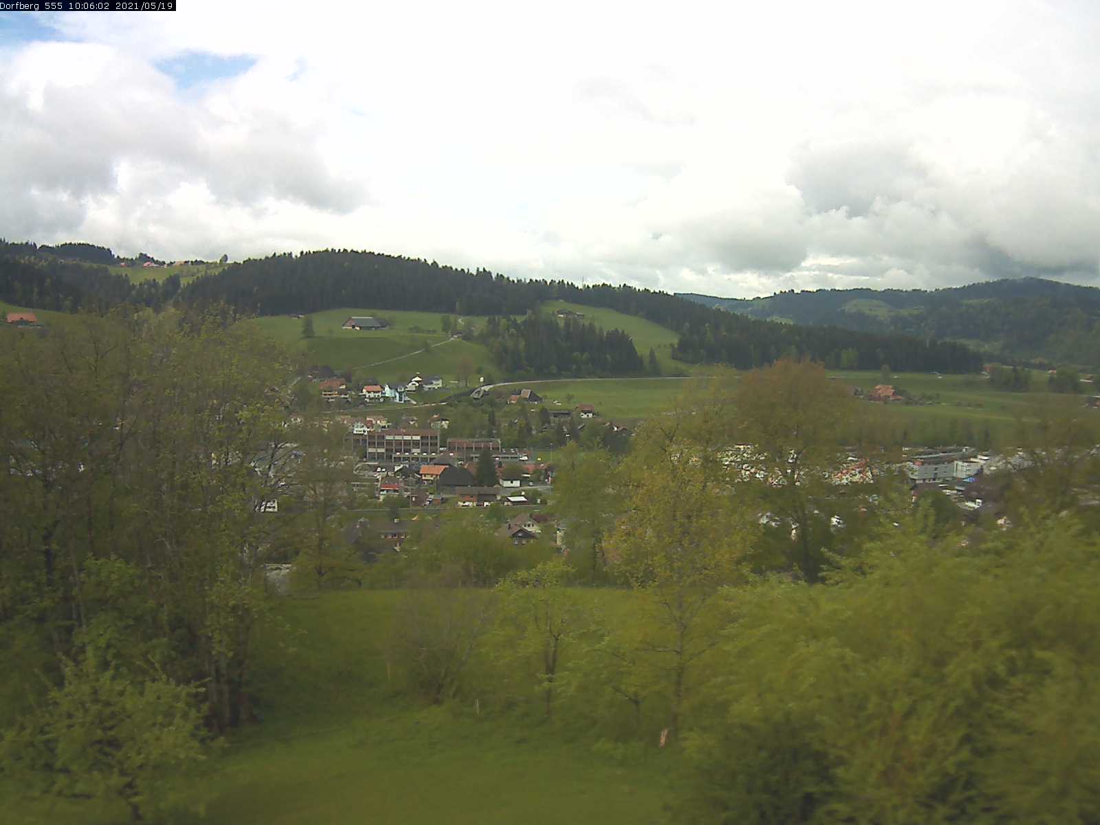 Webcam-Bild: Aussicht vom Dorfberg in Langnau 20210519-100601