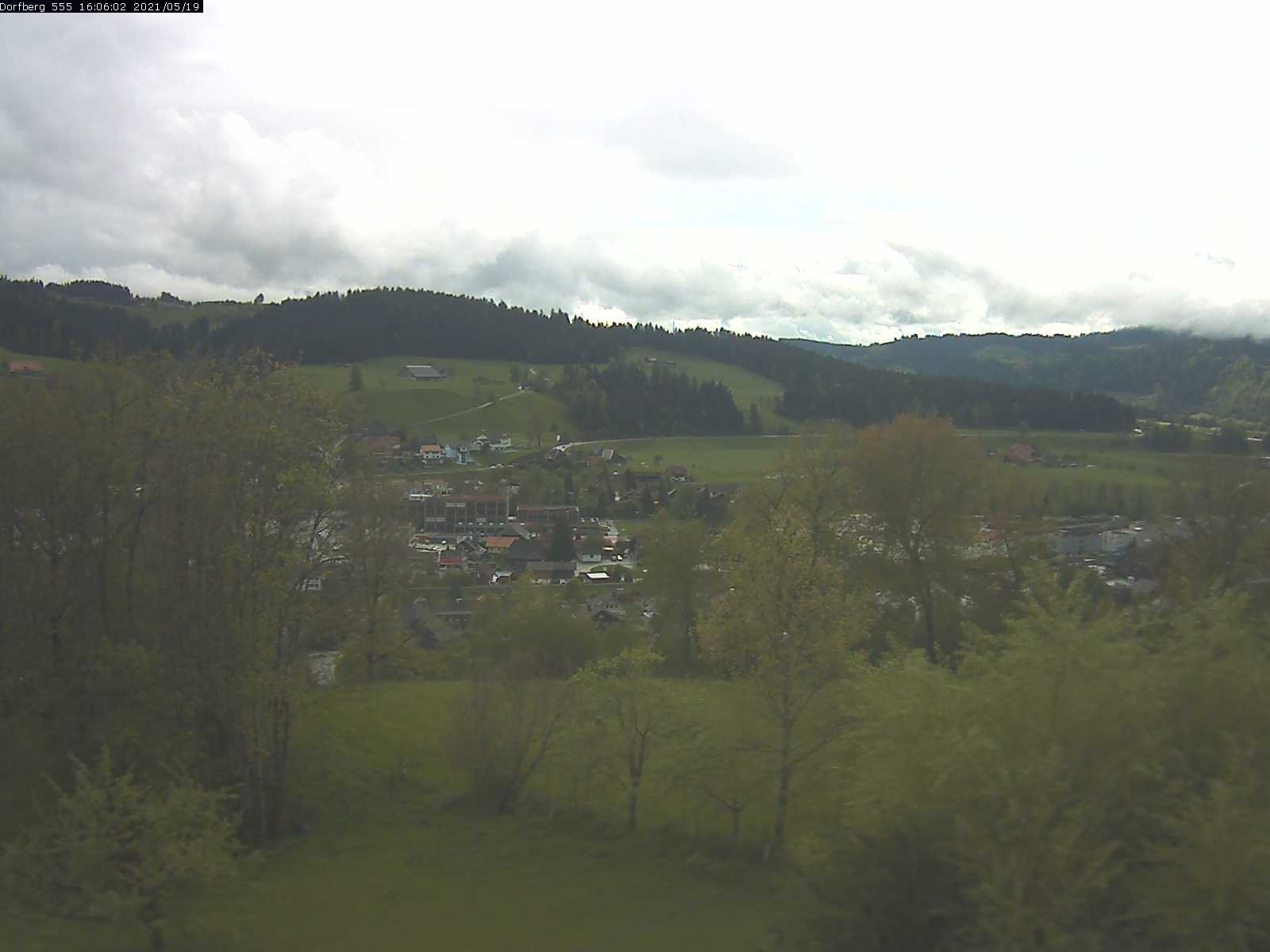 Webcam-Bild: Aussicht vom Dorfberg in Langnau 20210519-160601