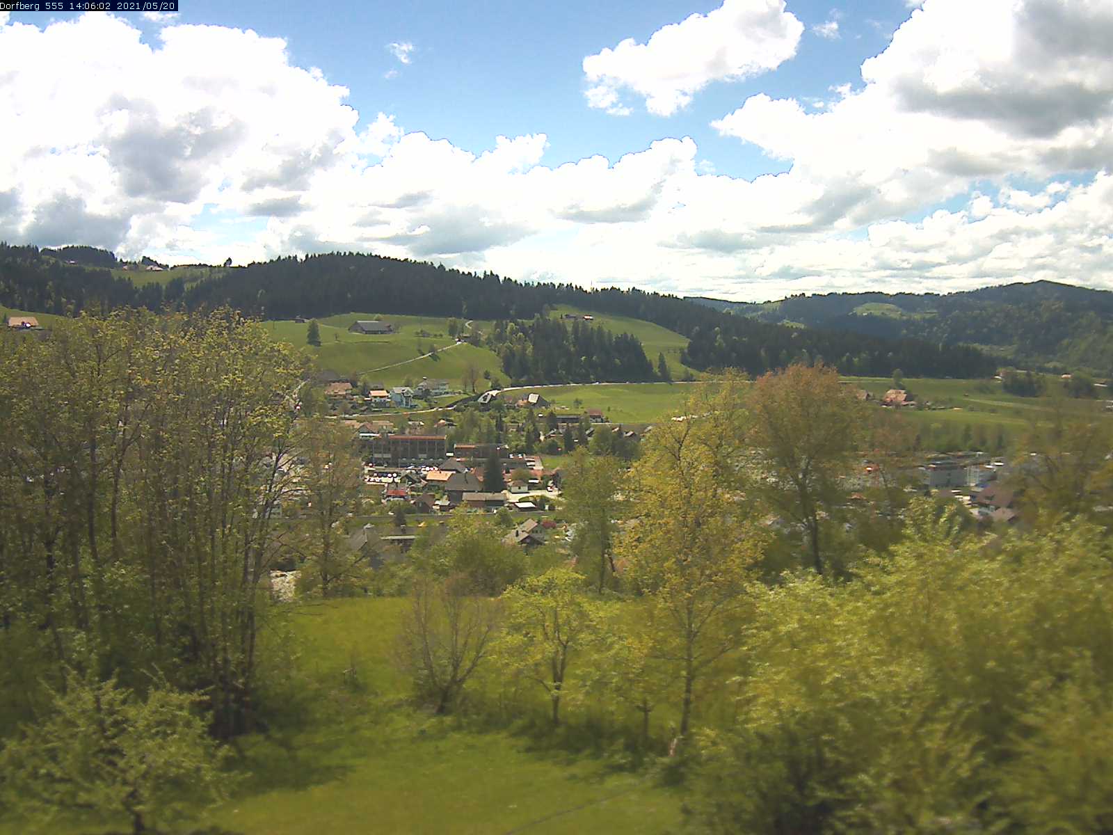 Webcam-Bild: Aussicht vom Dorfberg in Langnau 20210520-140602