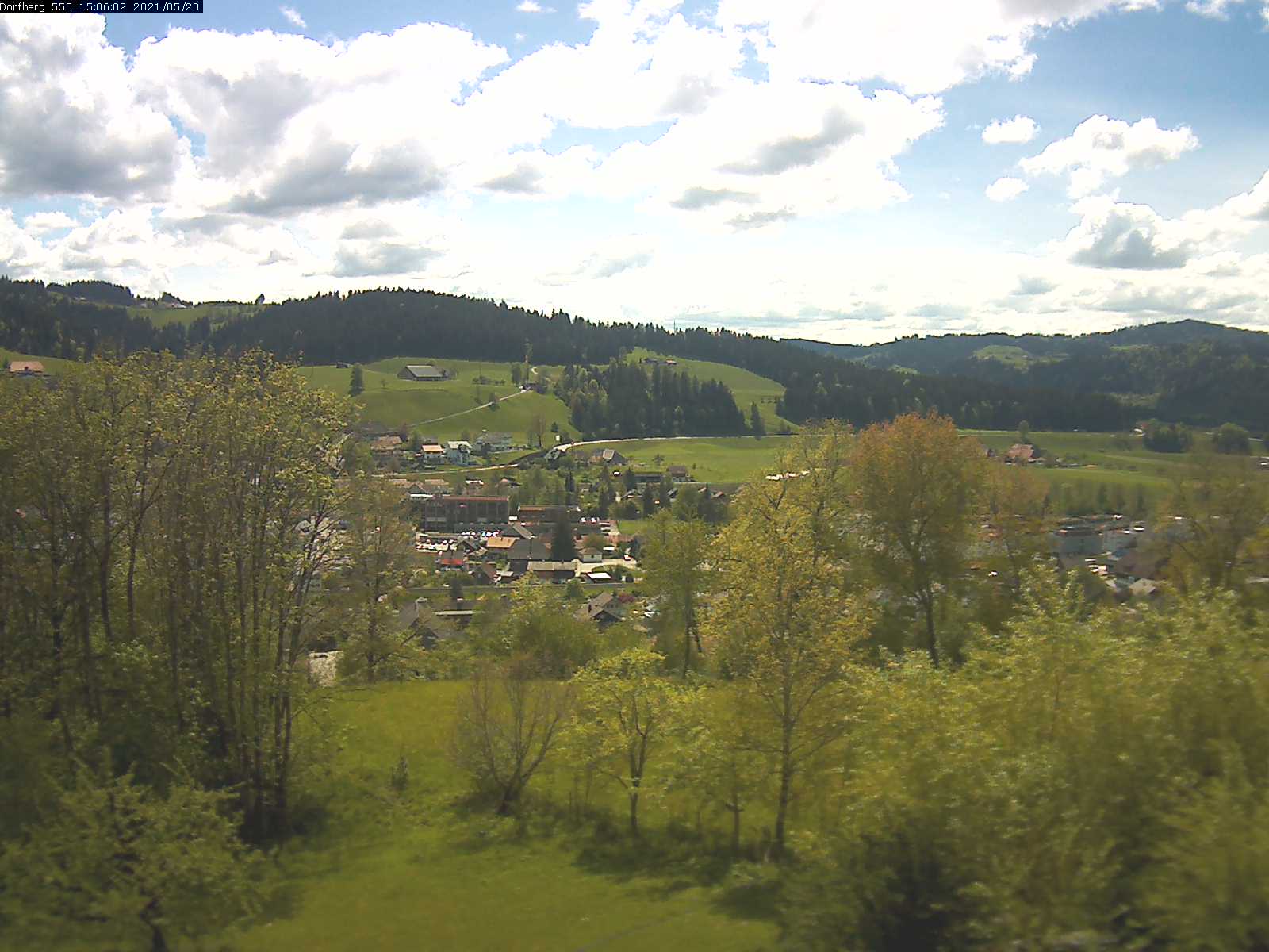 Webcam-Bild: Aussicht vom Dorfberg in Langnau 20210520-150601