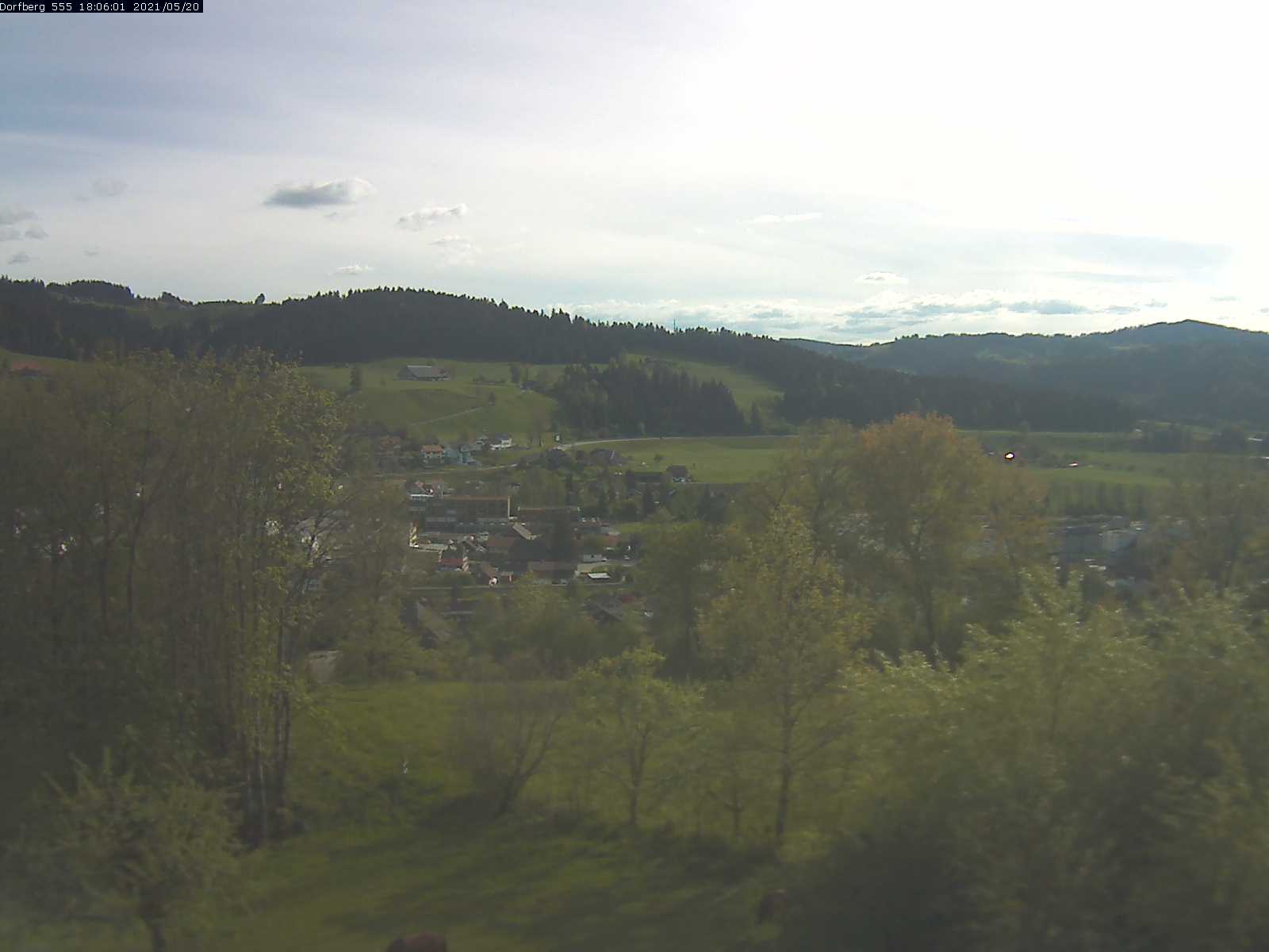 Webcam-Bild: Aussicht vom Dorfberg in Langnau 20210520-180601