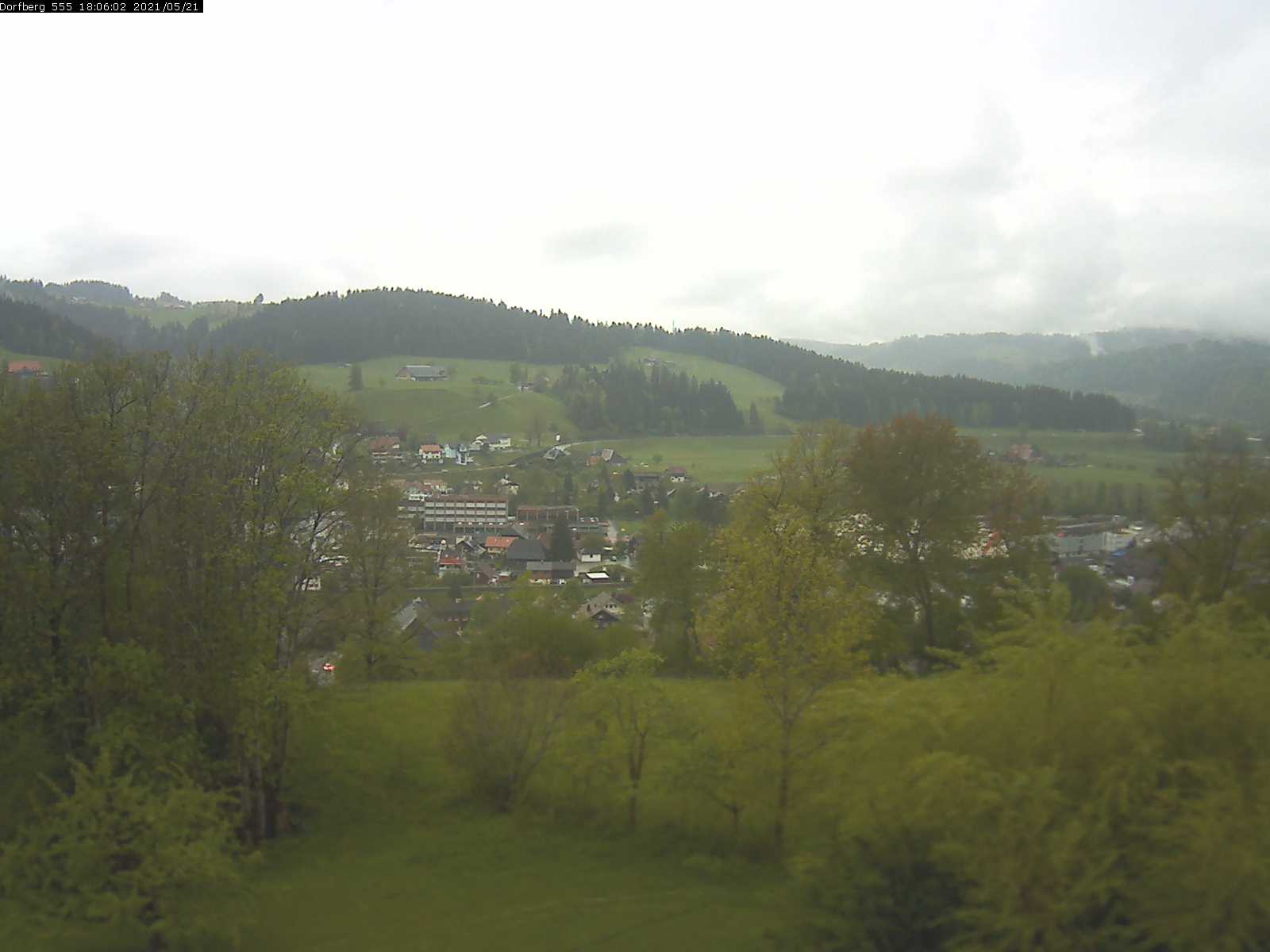 Webcam-Bild: Aussicht vom Dorfberg in Langnau 20210521-180601