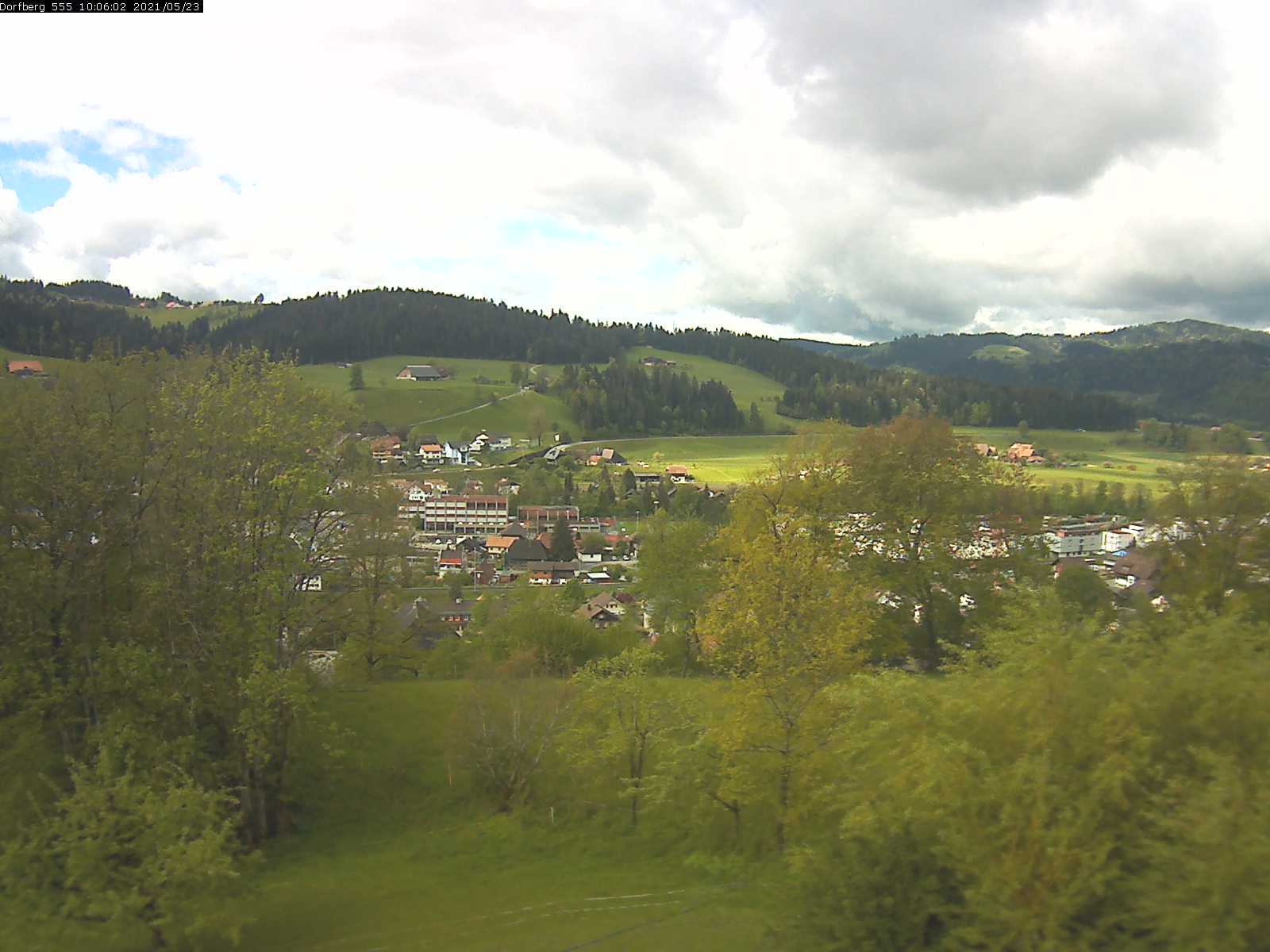 Webcam-Bild: Aussicht vom Dorfberg in Langnau 20210523-100601
