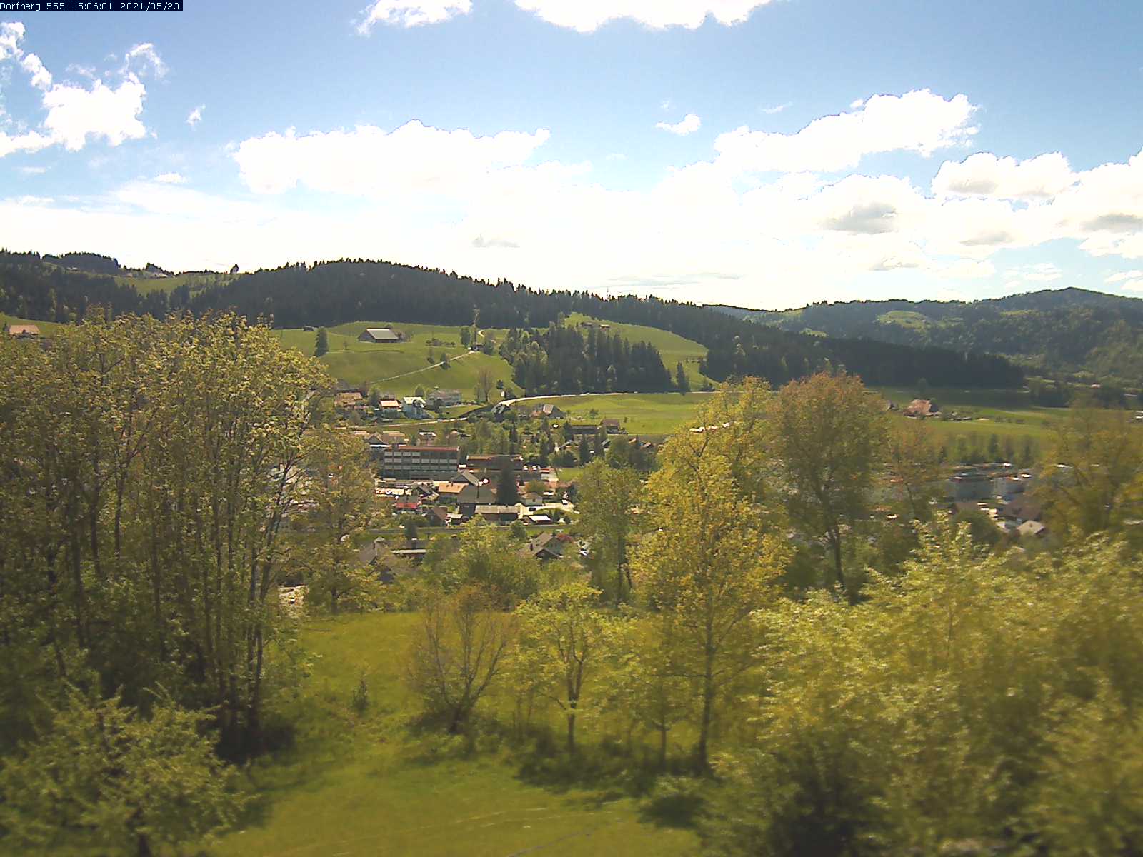 Webcam-Bild: Aussicht vom Dorfberg in Langnau 20210523-150601