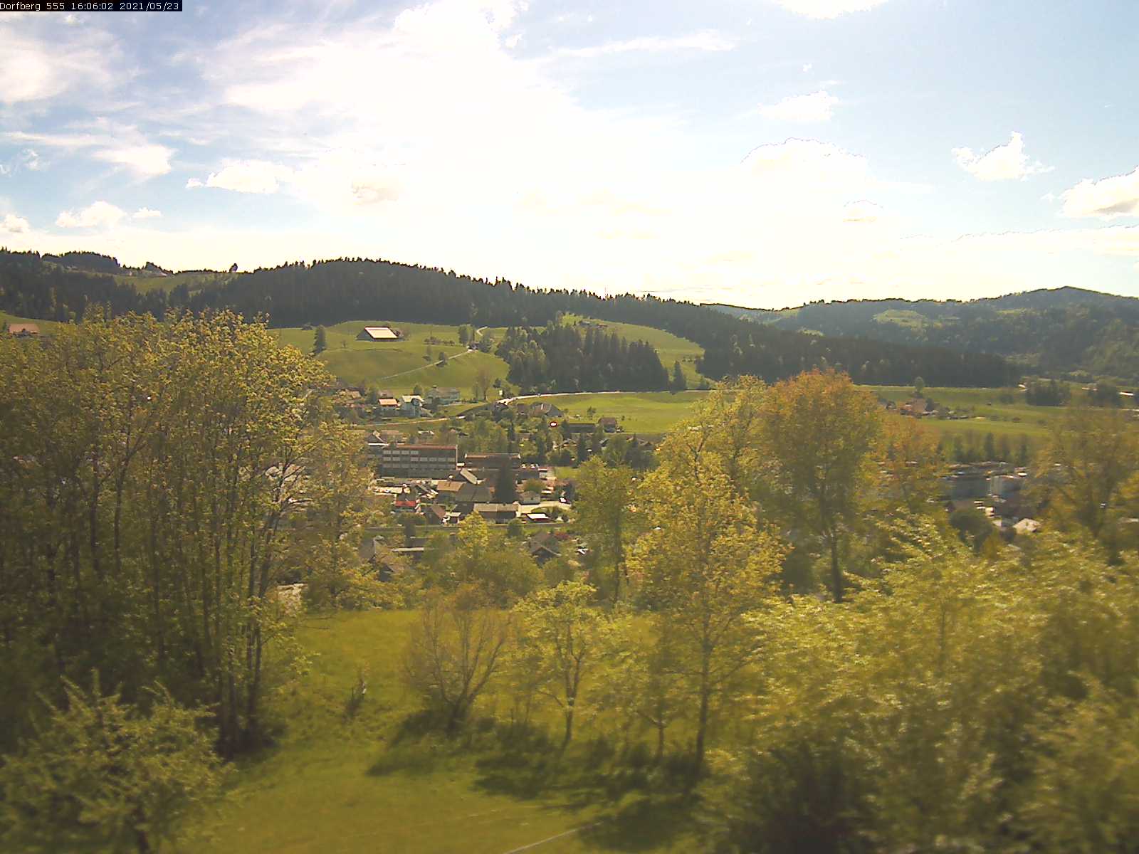 Webcam-Bild: Aussicht vom Dorfberg in Langnau 20210523-160601
