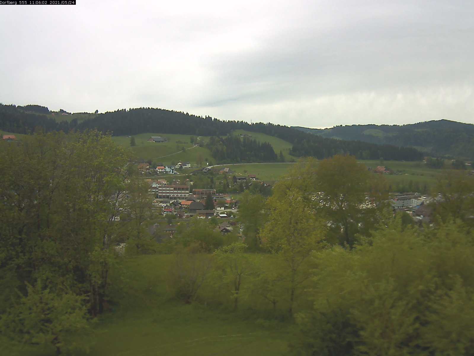 Webcam-Bild: Aussicht vom Dorfberg in Langnau 20210524-110601