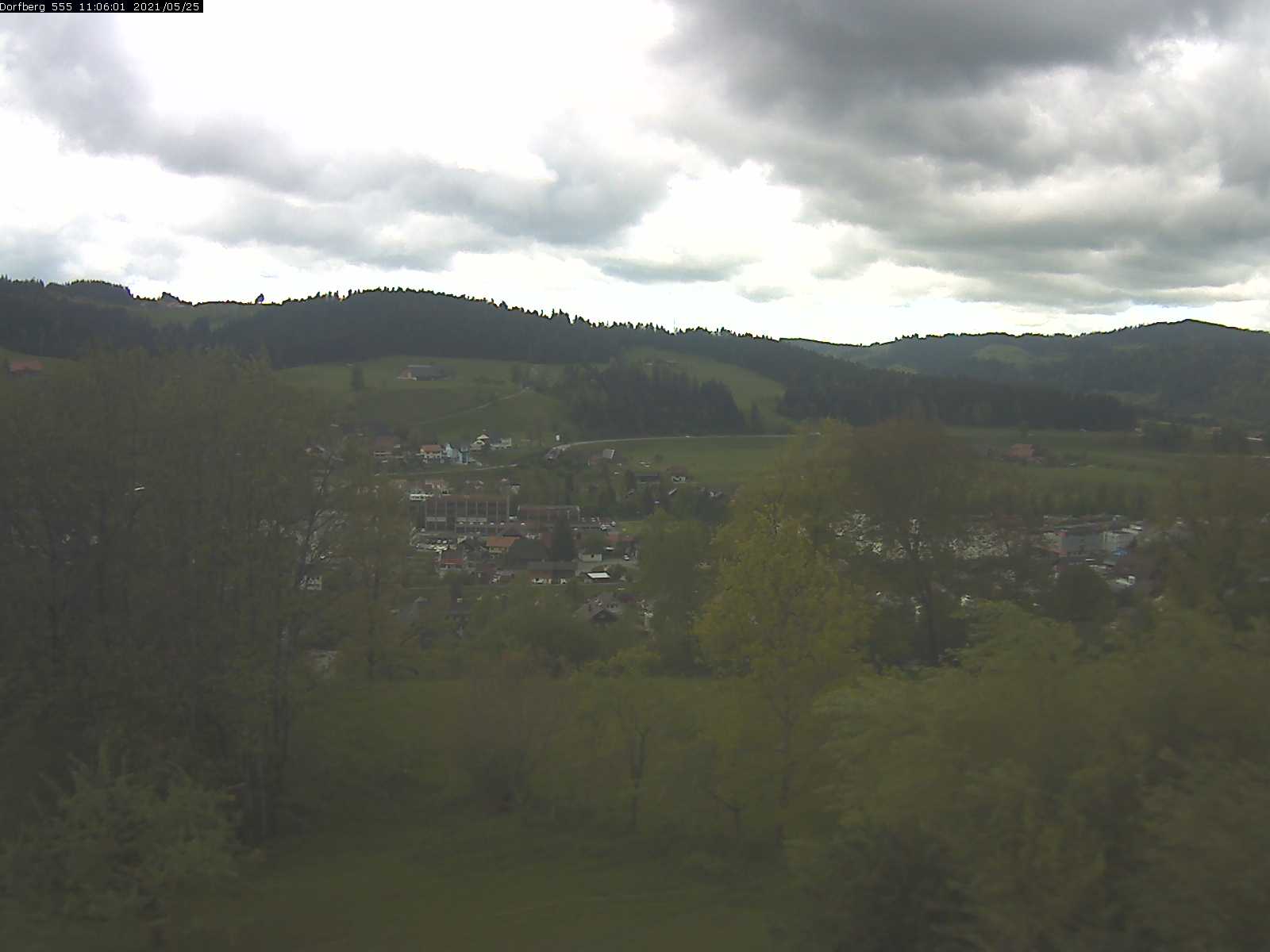 Webcam-Bild: Aussicht vom Dorfberg in Langnau 20210525-110601