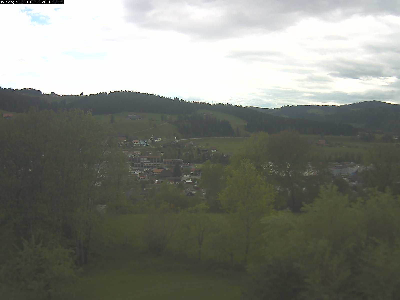 Webcam-Bild: Aussicht vom Dorfberg in Langnau 20210526-180601