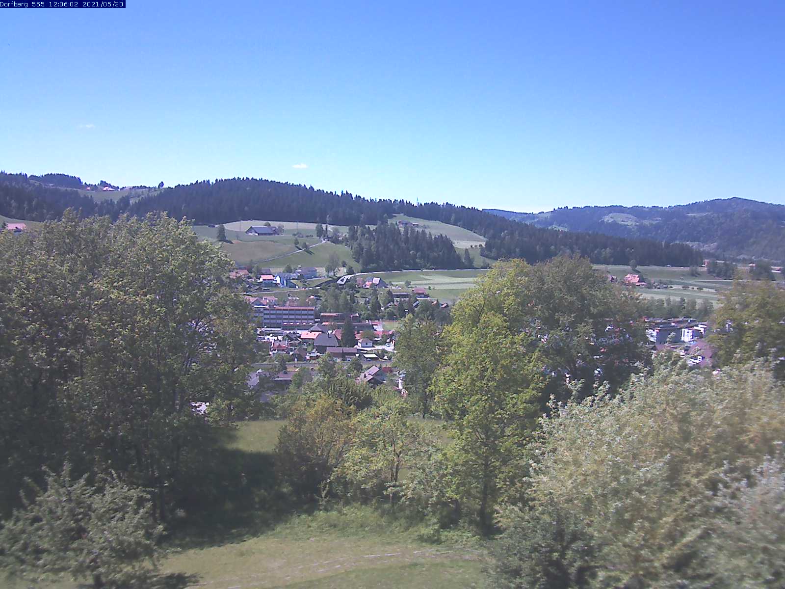 Webcam-Bild: Aussicht vom Dorfberg in Langnau 20210530-120601