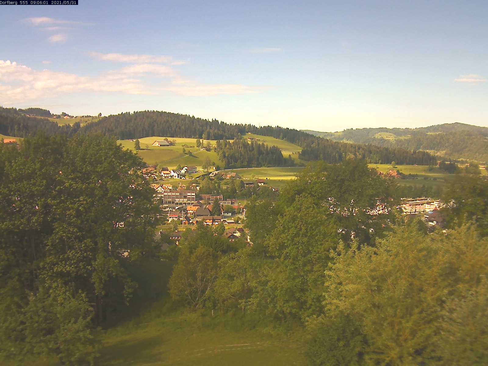 Webcam-Bild: Aussicht vom Dorfberg in Langnau 20210531-090601