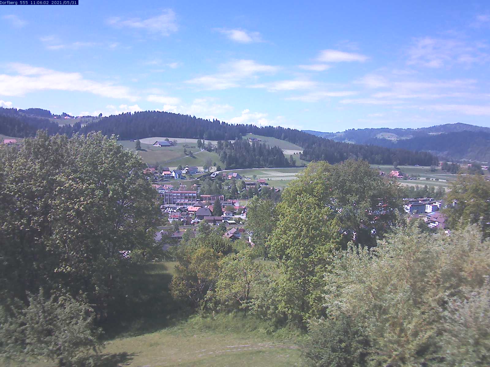 Webcam-Bild: Aussicht vom Dorfberg in Langnau 20210531-110601