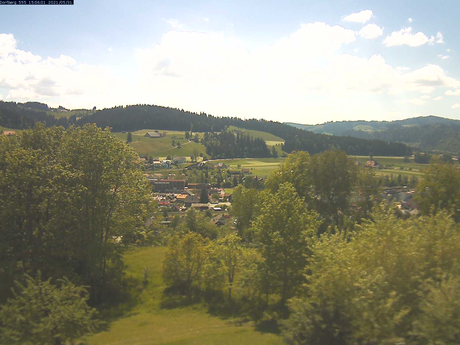 Webcam-Bild: Aussicht vom Dorfberg in Langnau 20210531-150601