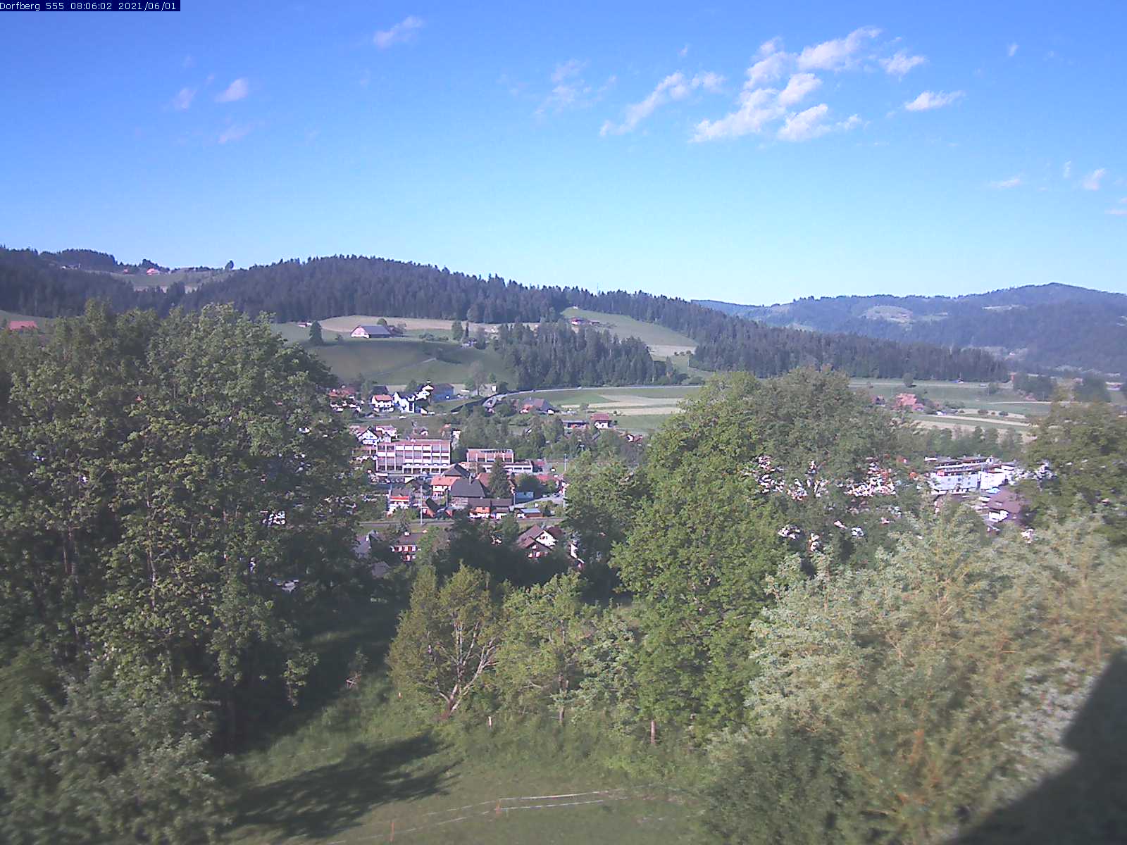 Webcam-Bild: Aussicht vom Dorfberg in Langnau 20210601-080602