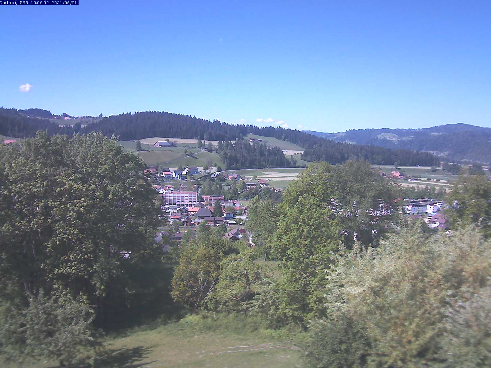 Webcam-Bild: Aussicht vom Dorfberg in Langnau 20210601-100601