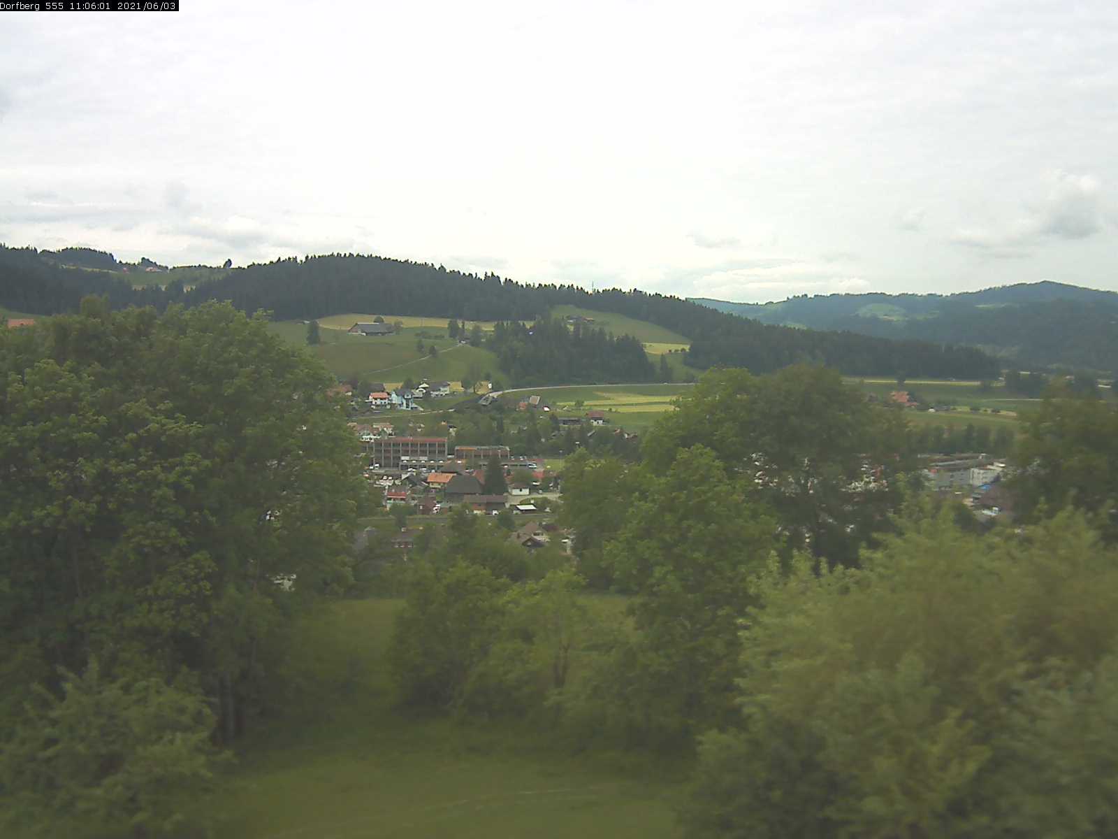 Webcam-Bild: Aussicht vom Dorfberg in Langnau 20210603-110601
