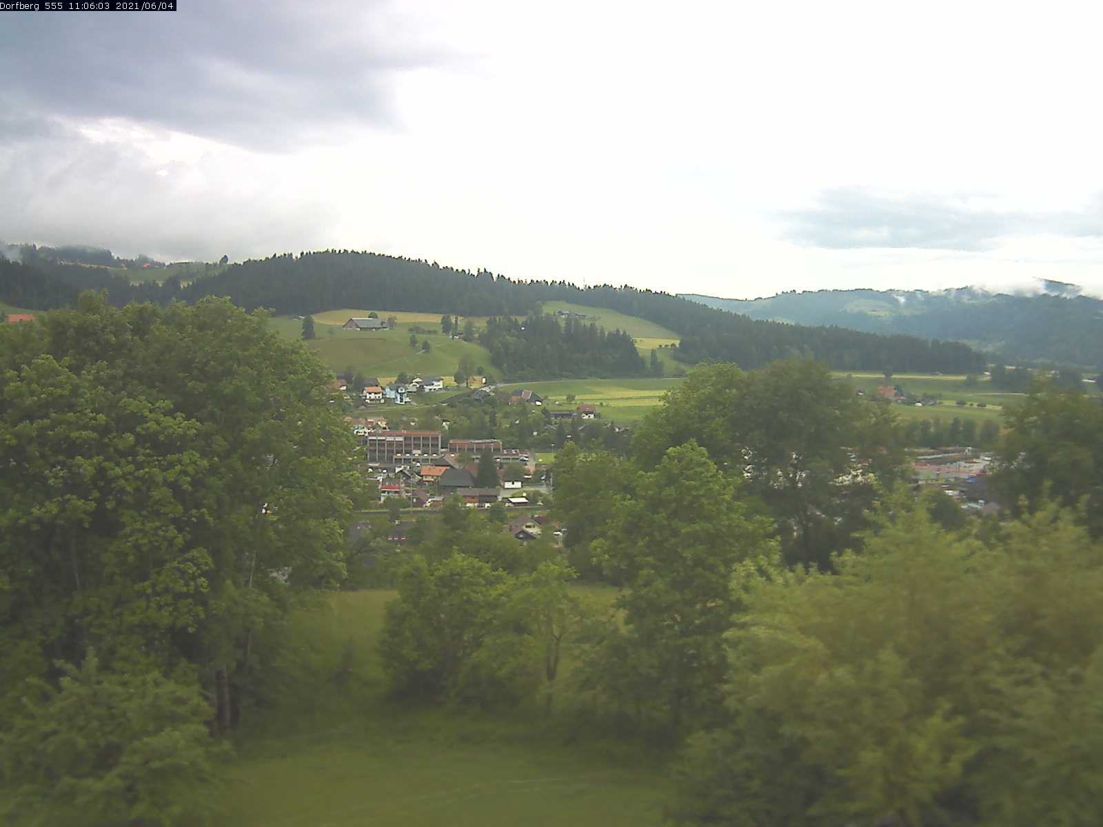 Webcam-Bild: Aussicht vom Dorfberg in Langnau 20210604-110601