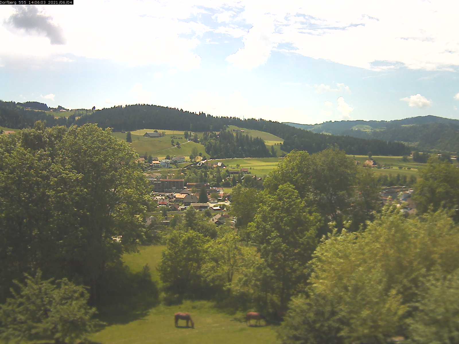 Webcam-Bild: Aussicht vom Dorfberg in Langnau 20210604-140601