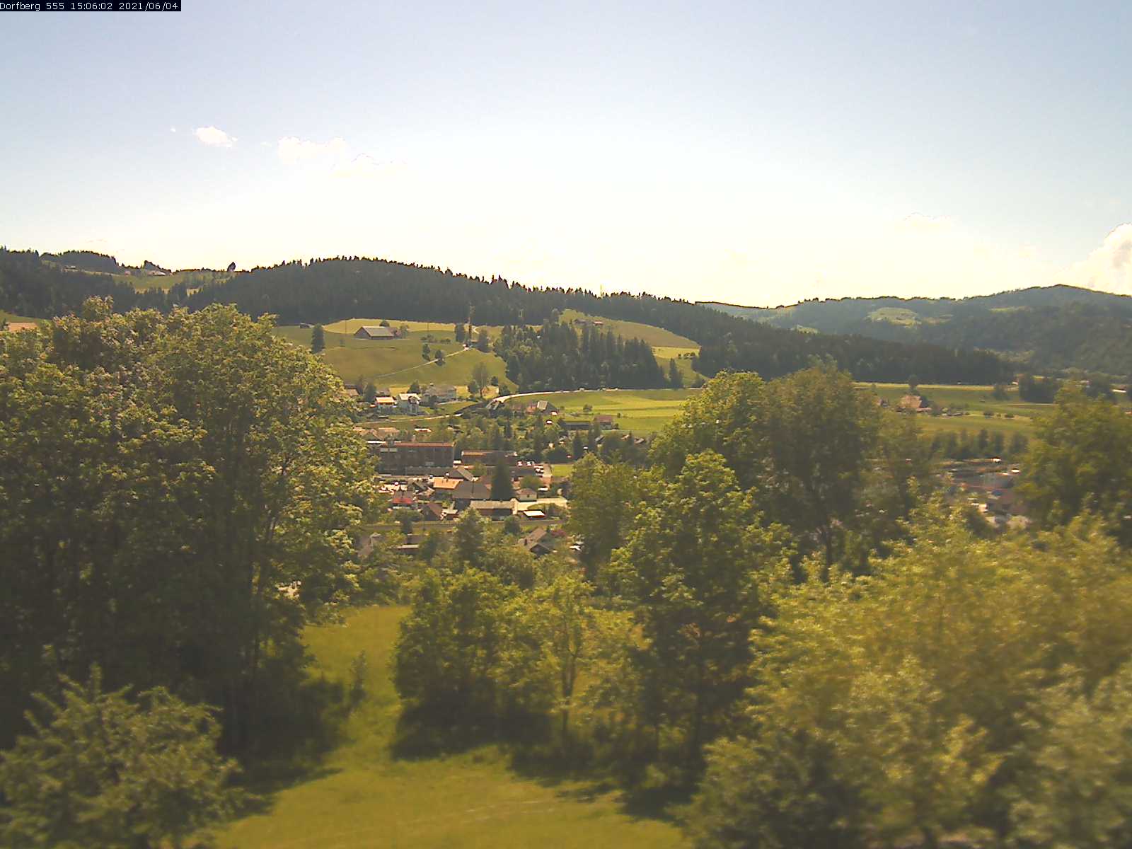 Webcam-Bild: Aussicht vom Dorfberg in Langnau 20210604-150601