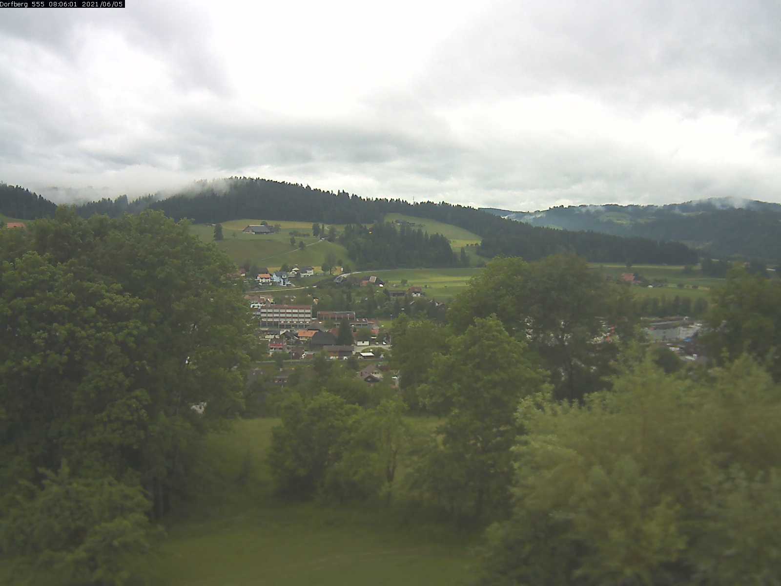 Webcam-Bild: Aussicht vom Dorfberg in Langnau 20210605-080601