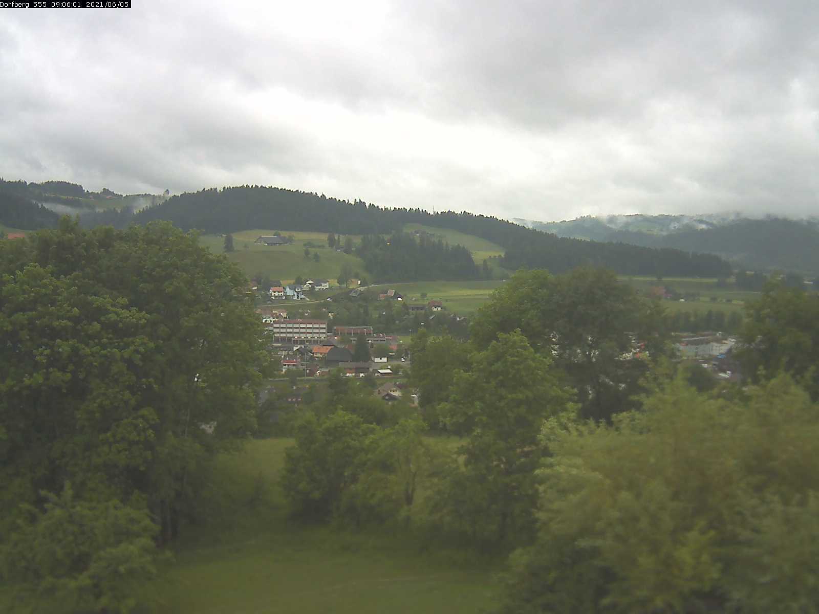 Webcam-Bild: Aussicht vom Dorfberg in Langnau 20210605-090601