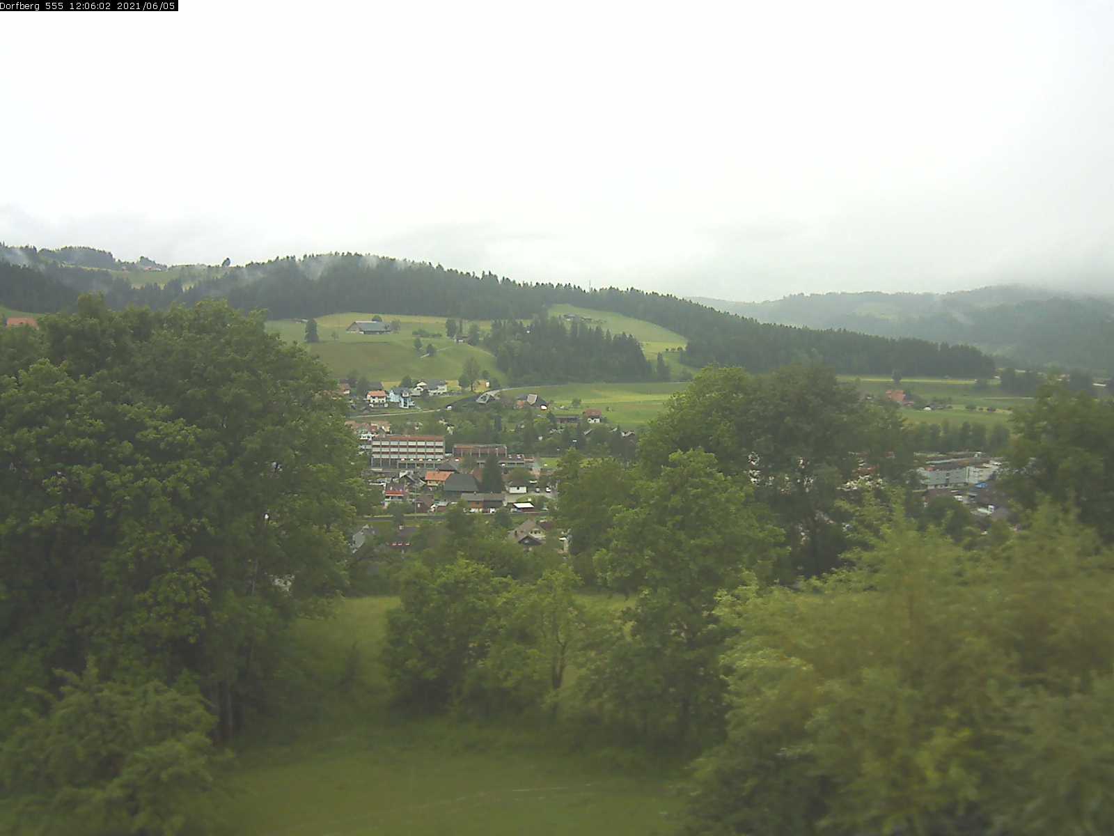 Webcam-Bild: Aussicht vom Dorfberg in Langnau 20210605-120601