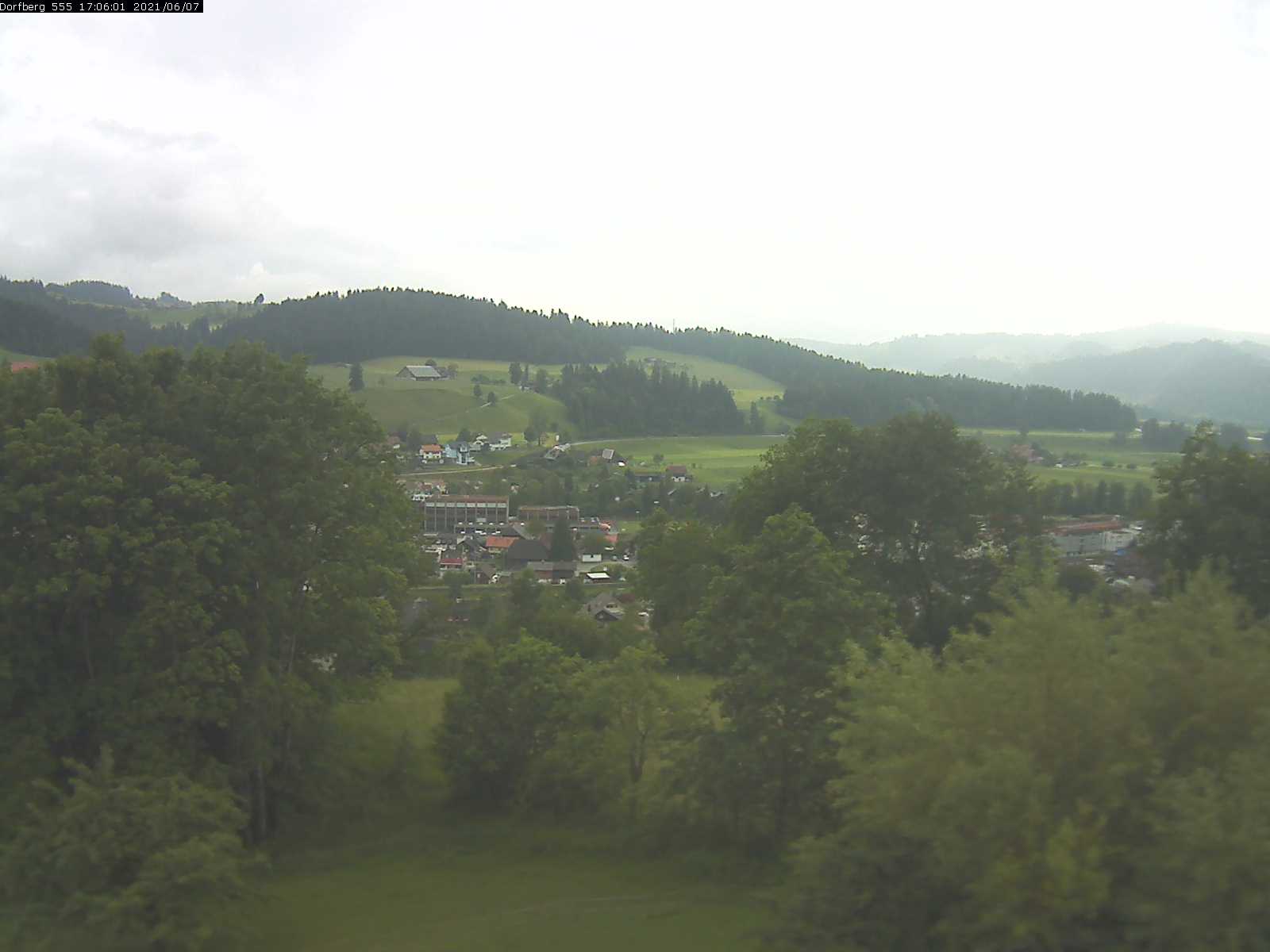 Webcam-Bild: Aussicht vom Dorfberg in Langnau 20210607-170601