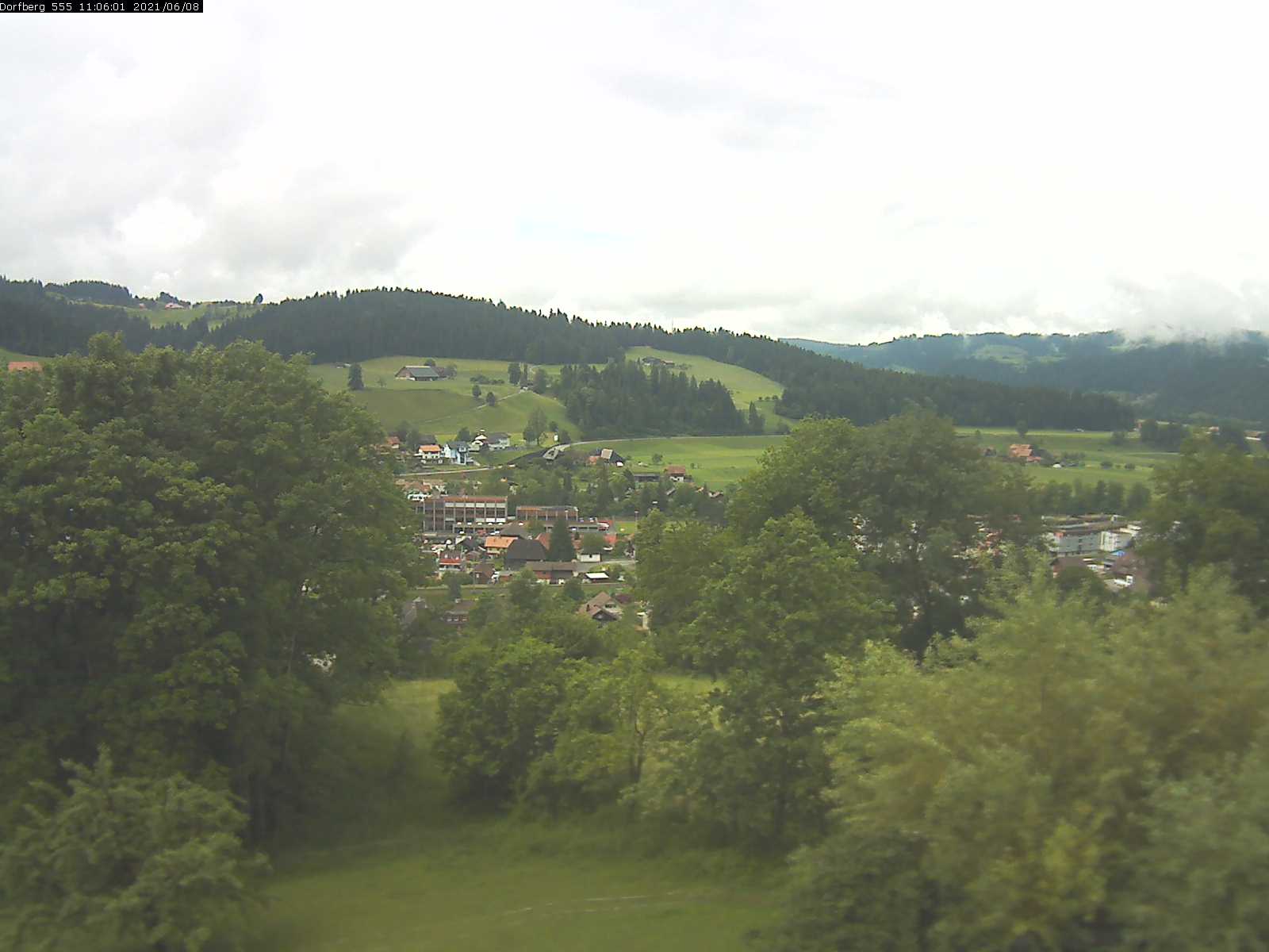 Webcam-Bild: Aussicht vom Dorfberg in Langnau 20210608-110601