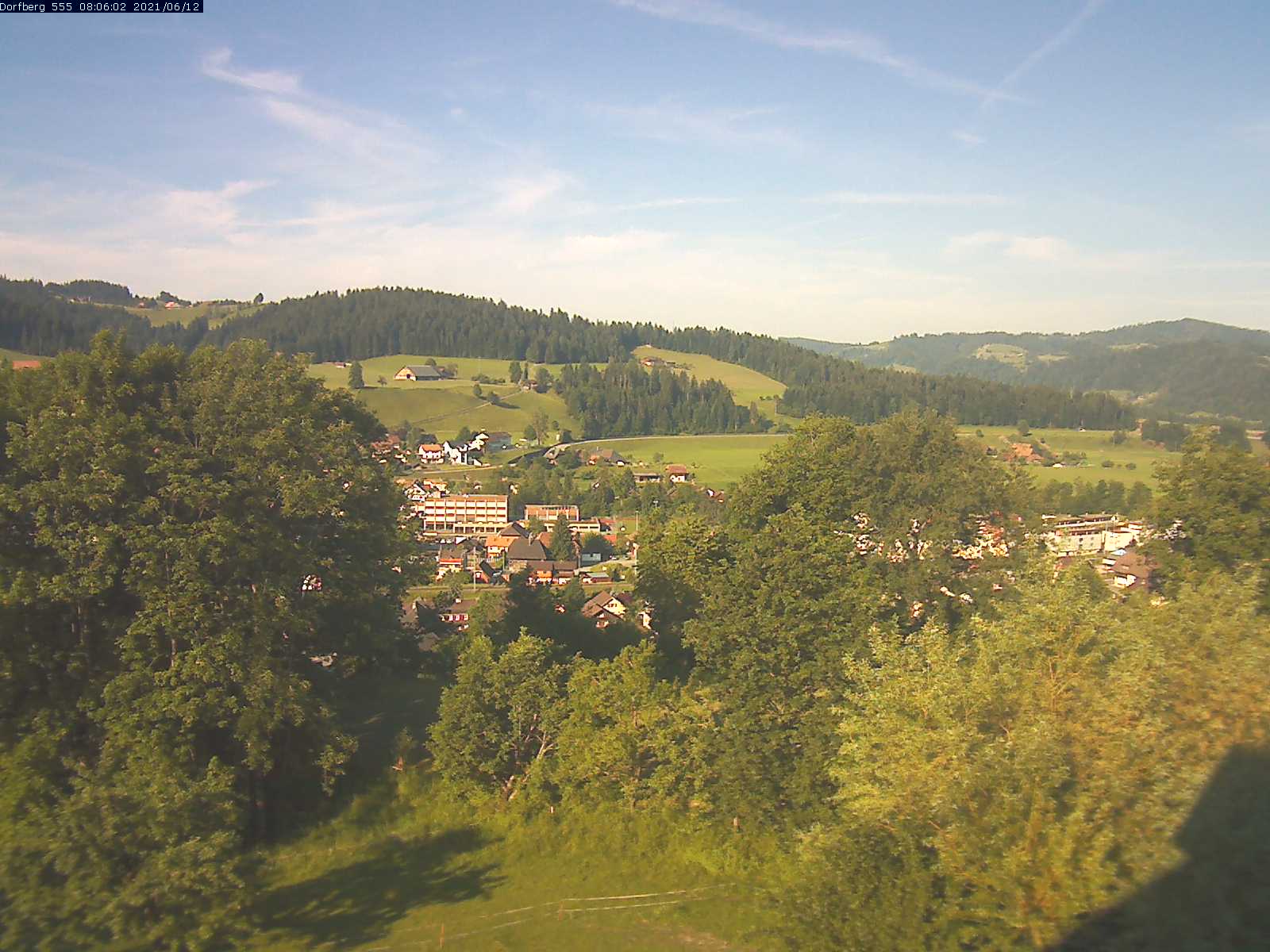 Webcam-Bild: Aussicht vom Dorfberg in Langnau 20210612-080601