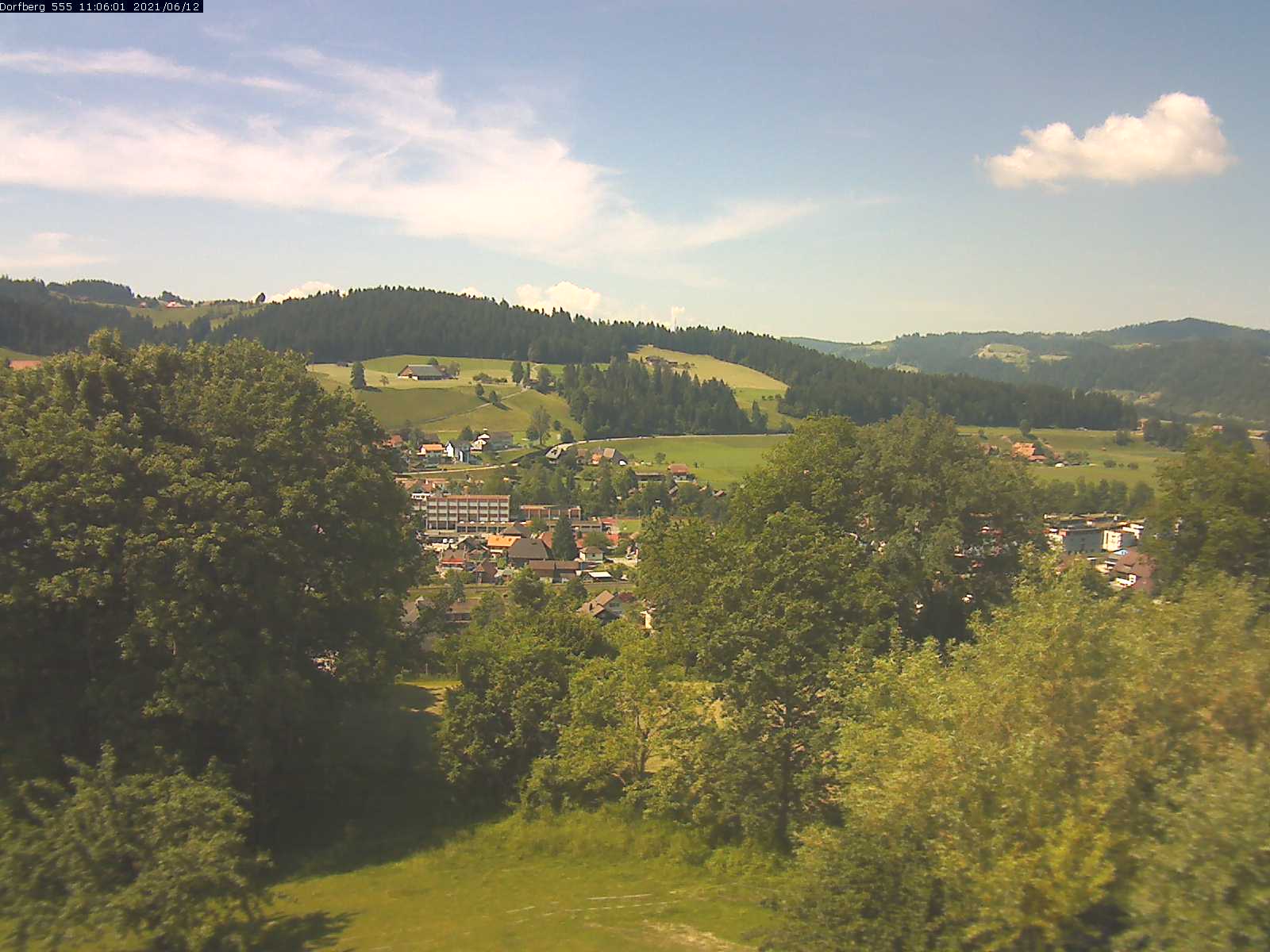 Webcam-Bild: Aussicht vom Dorfberg in Langnau 20210612-110601