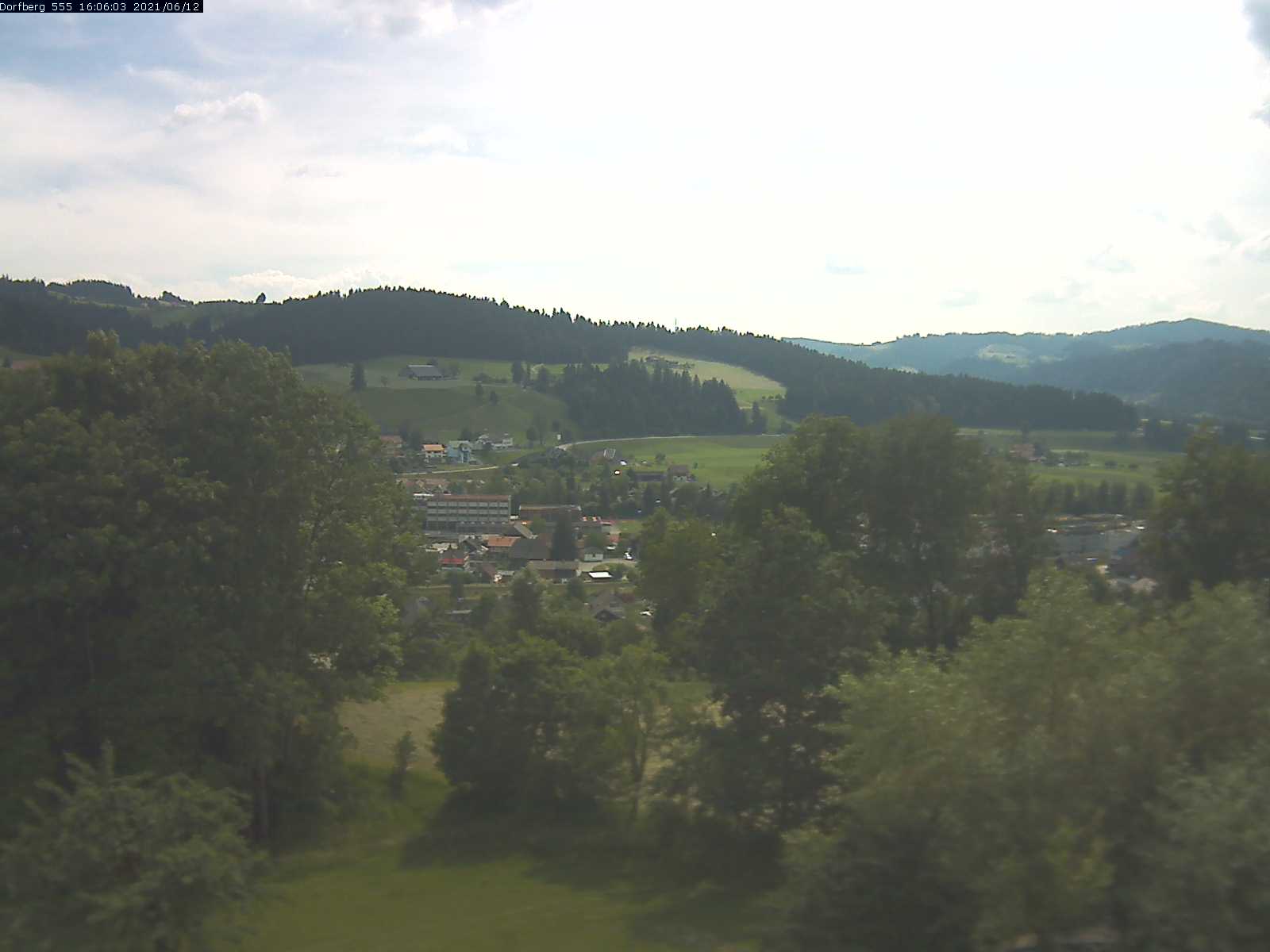 Webcam-Bild: Aussicht vom Dorfberg in Langnau 20210612-160601