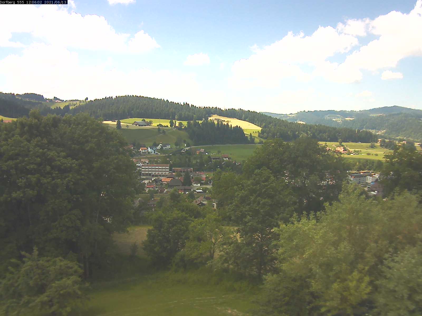 Webcam-Bild: Aussicht vom Dorfberg in Langnau 20210613-120601