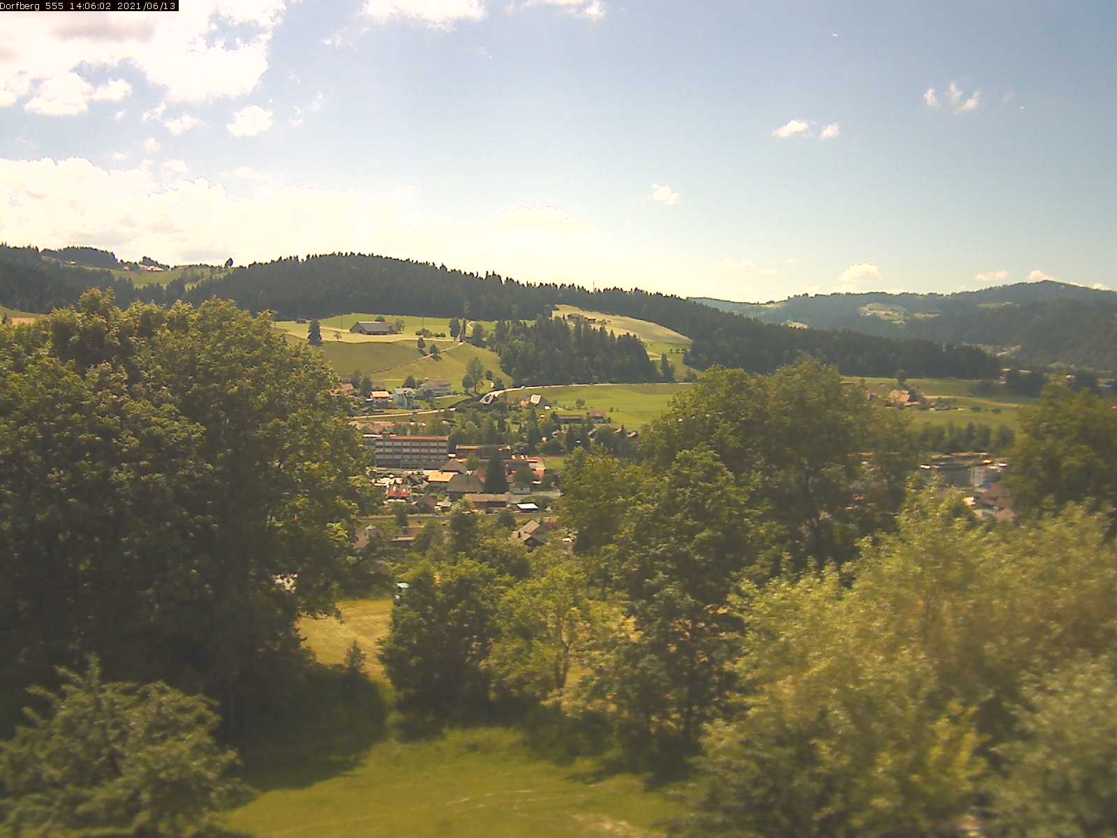 Webcam-Bild: Aussicht vom Dorfberg in Langnau 20210613-140601