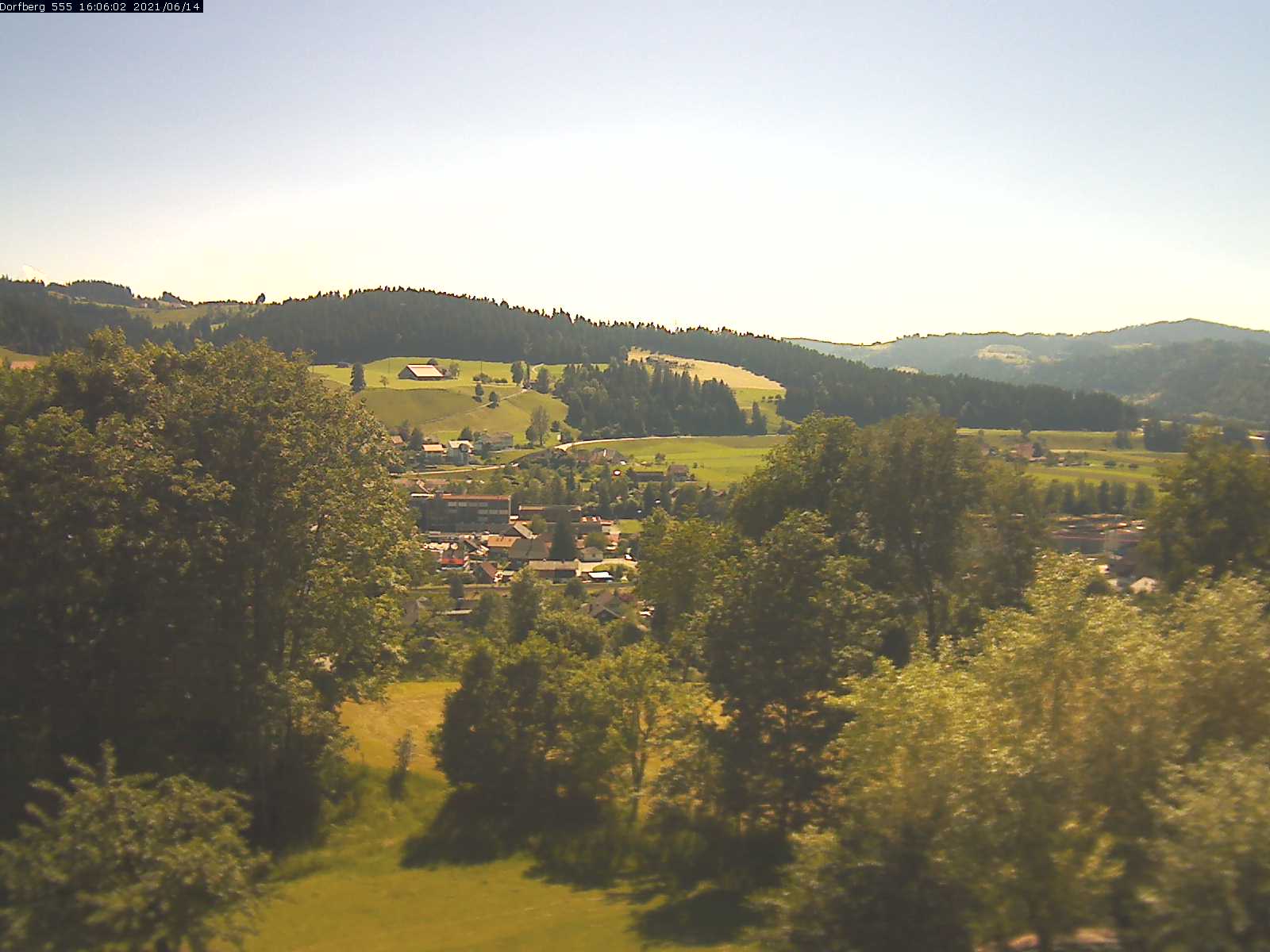 Webcam-Bild: Aussicht vom Dorfberg in Langnau 20210614-160601