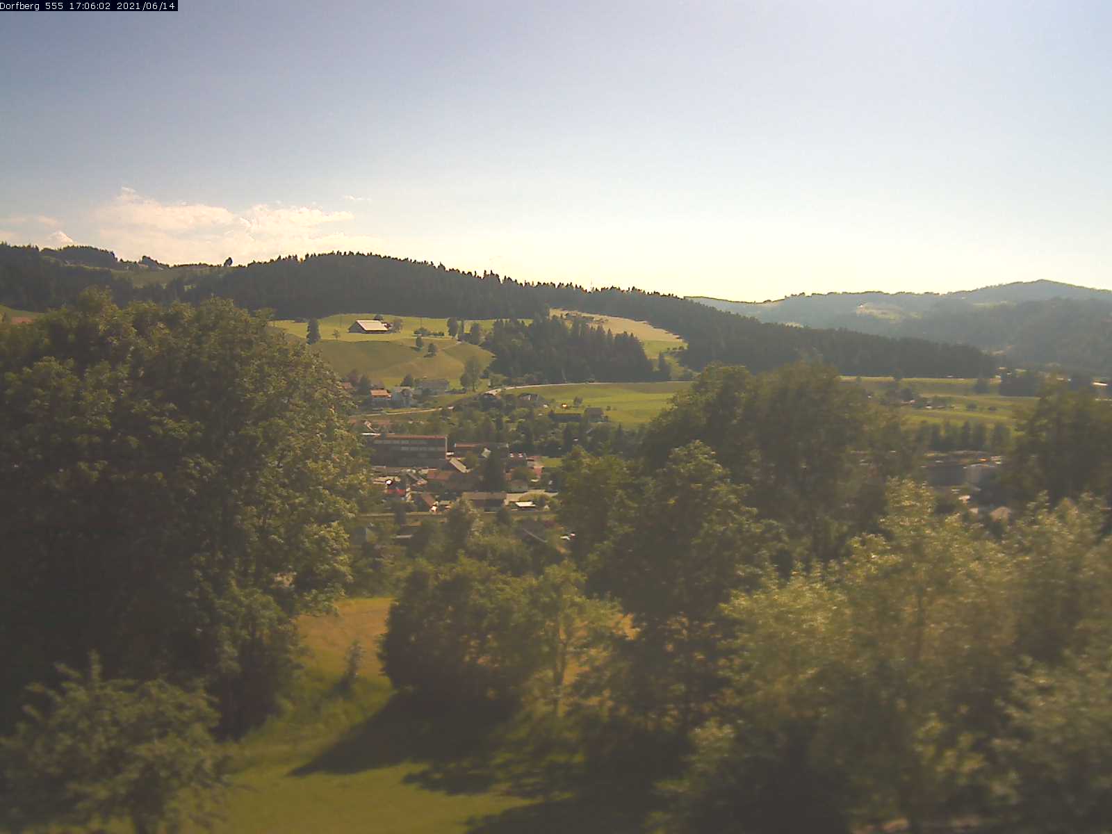 Webcam-Bild: Aussicht vom Dorfberg in Langnau 20210614-170601