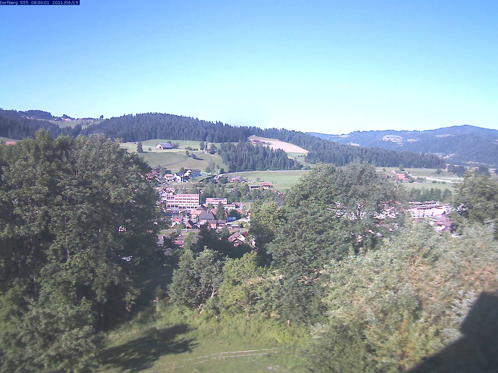 Webcam-Bild: Aussicht vom Dorfberg in Langnau 20210615-080601