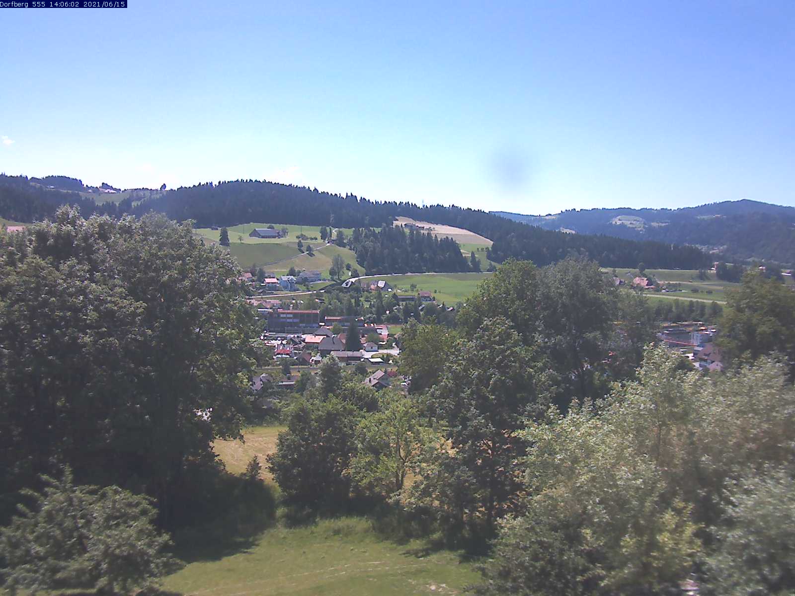 Webcam-Bild: Aussicht vom Dorfberg in Langnau 20210615-140601