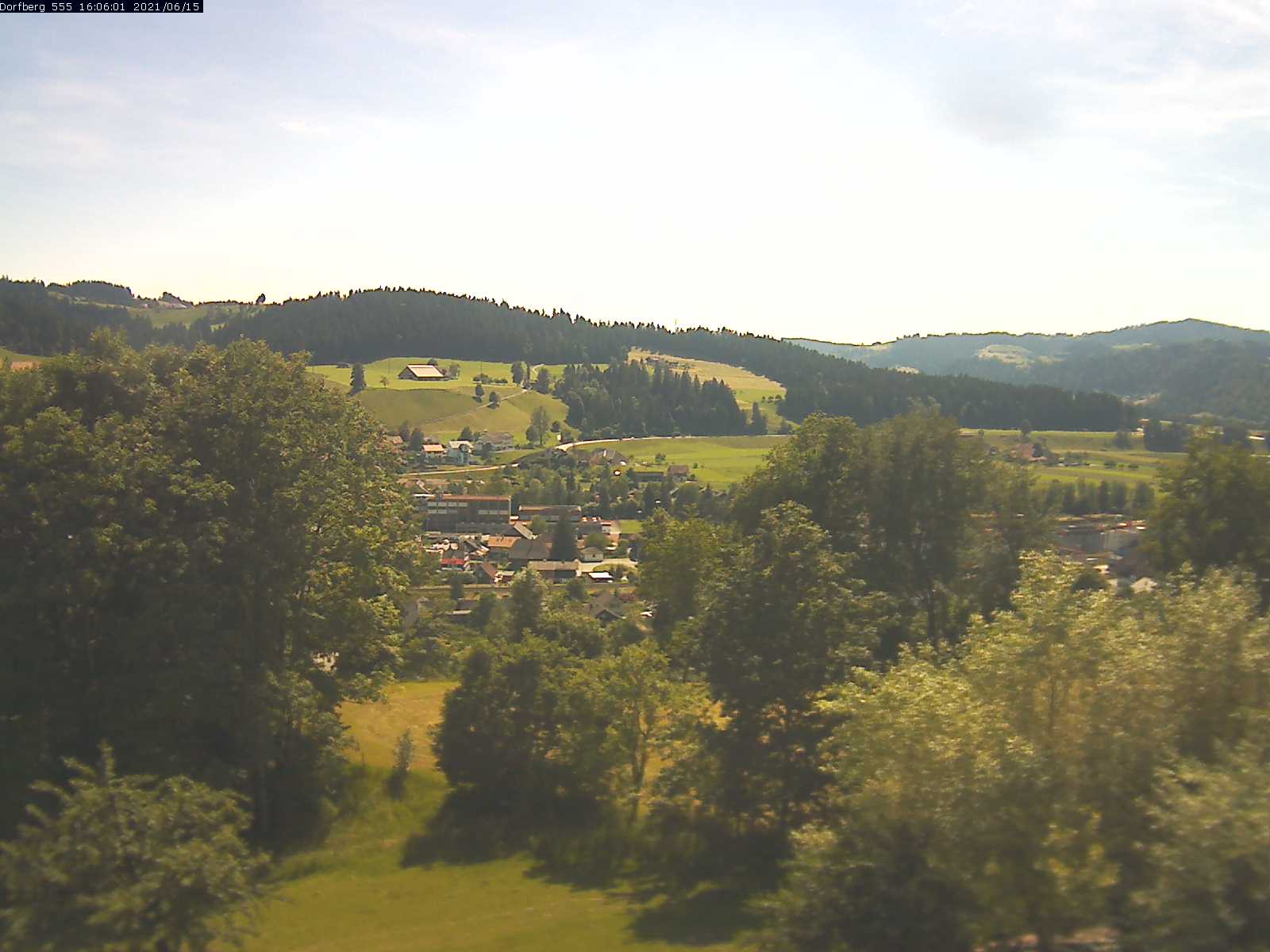 Webcam-Bild: Aussicht vom Dorfberg in Langnau 20210615-160601